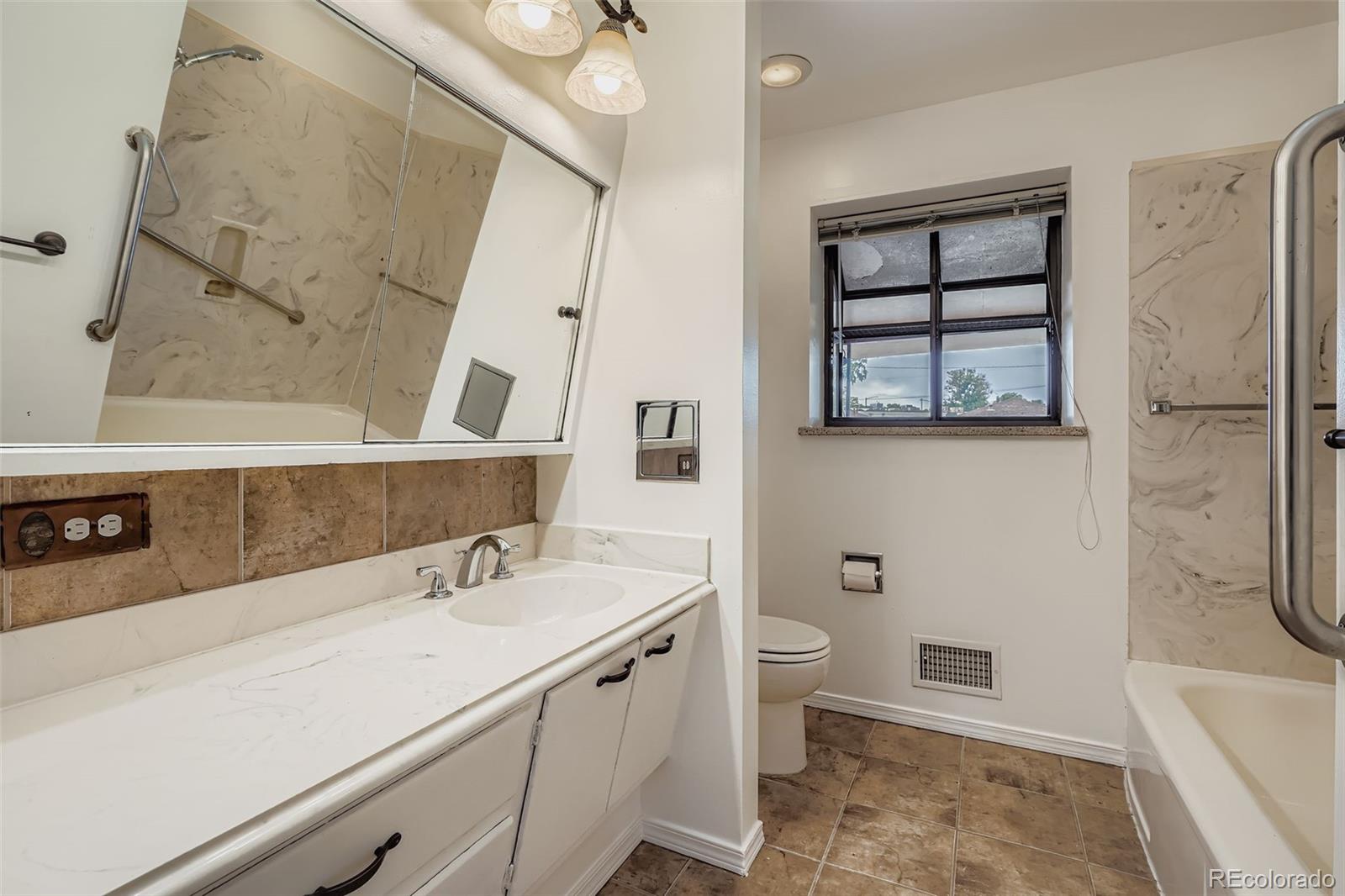 Wheat Ridge, Colorado, 80033, United States, 4 Bedrooms Bedrooms, ,2 BathroomsBathrooms,Residential,For Sale,1906302