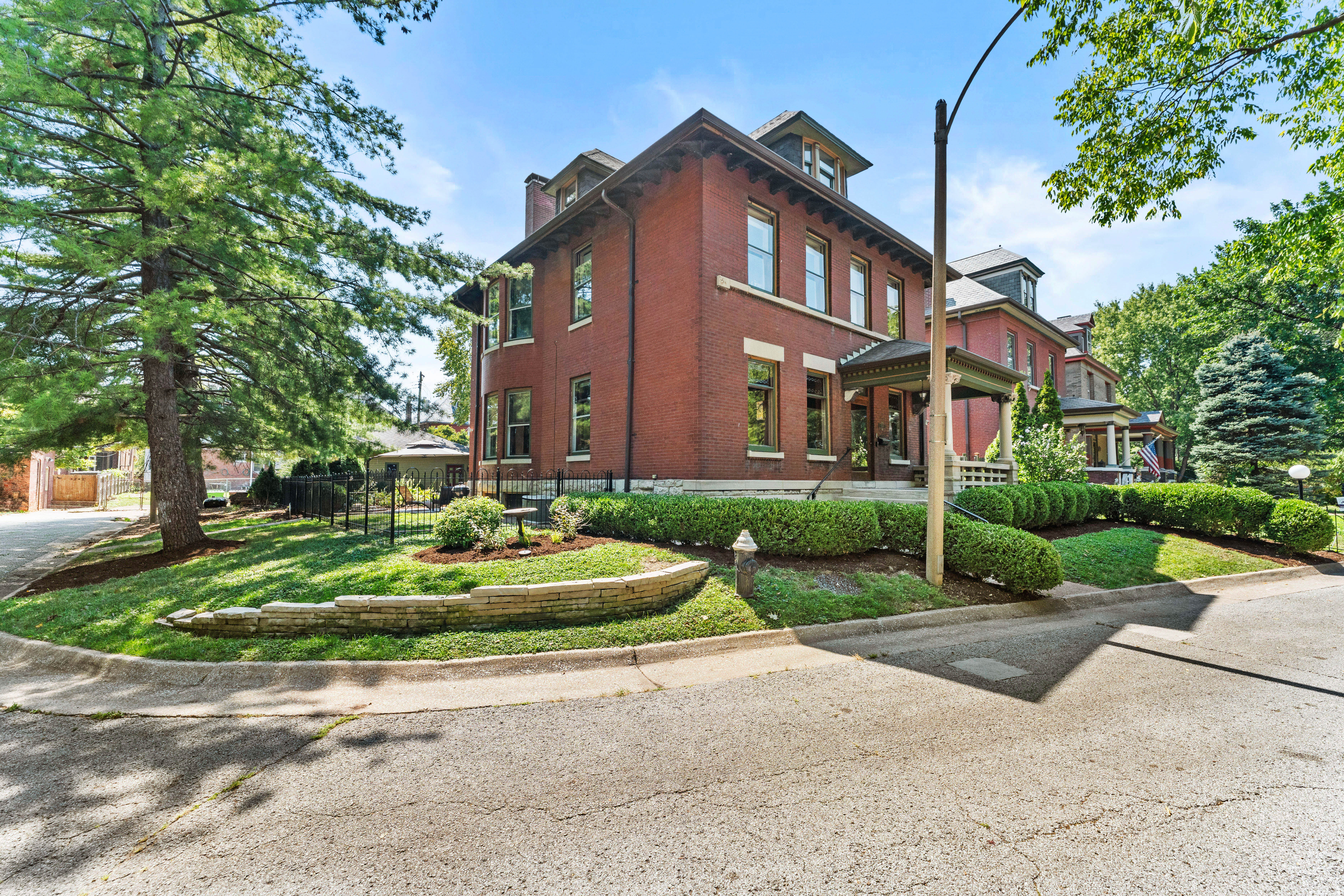  19th-Century Victorian in Compton Heights - 物件實景