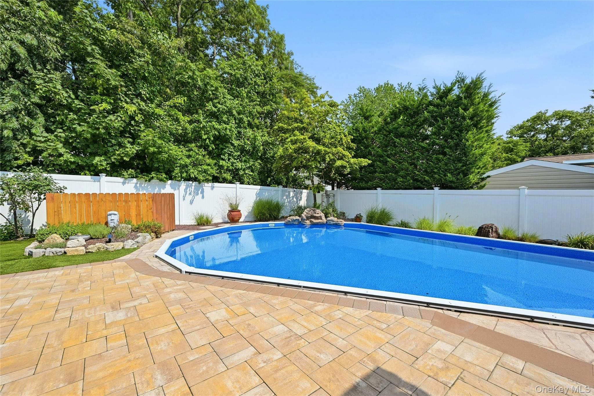  139 N Summit Avenue, Patchogue, NY, 11772 - 物件實景