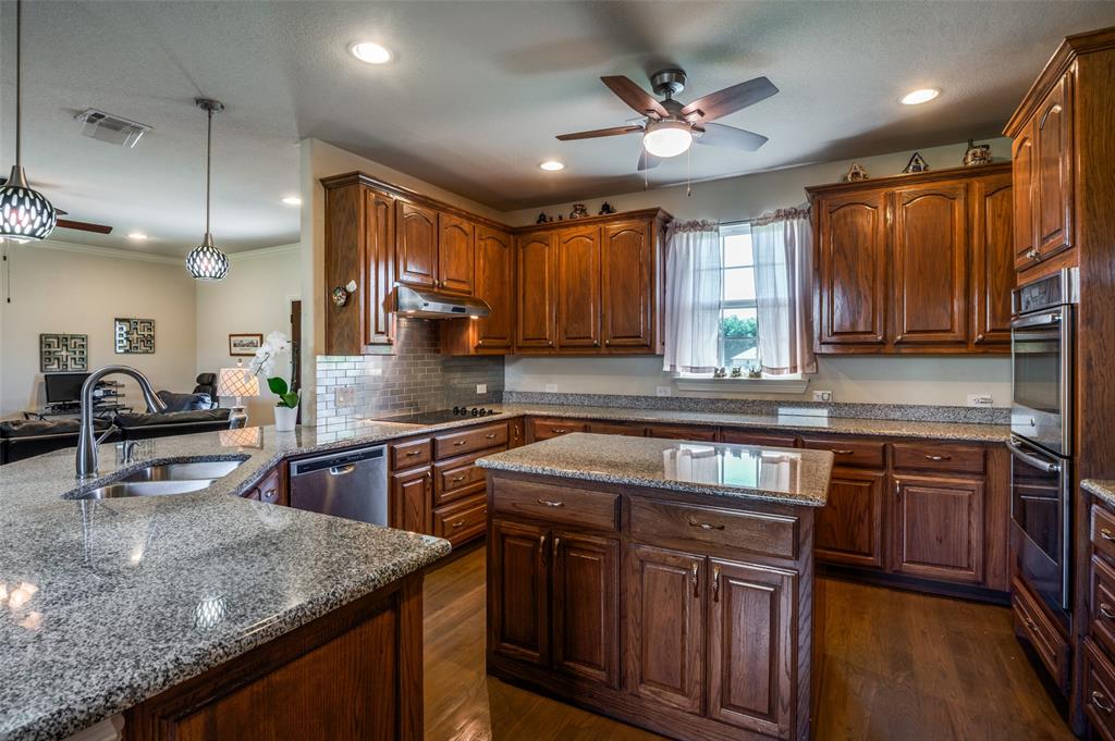 Farmersville, Texas, 75442, United States, 4 Bedrooms Bedrooms, ,3 BathroomsBathrooms,Residential,For Sale,1829305