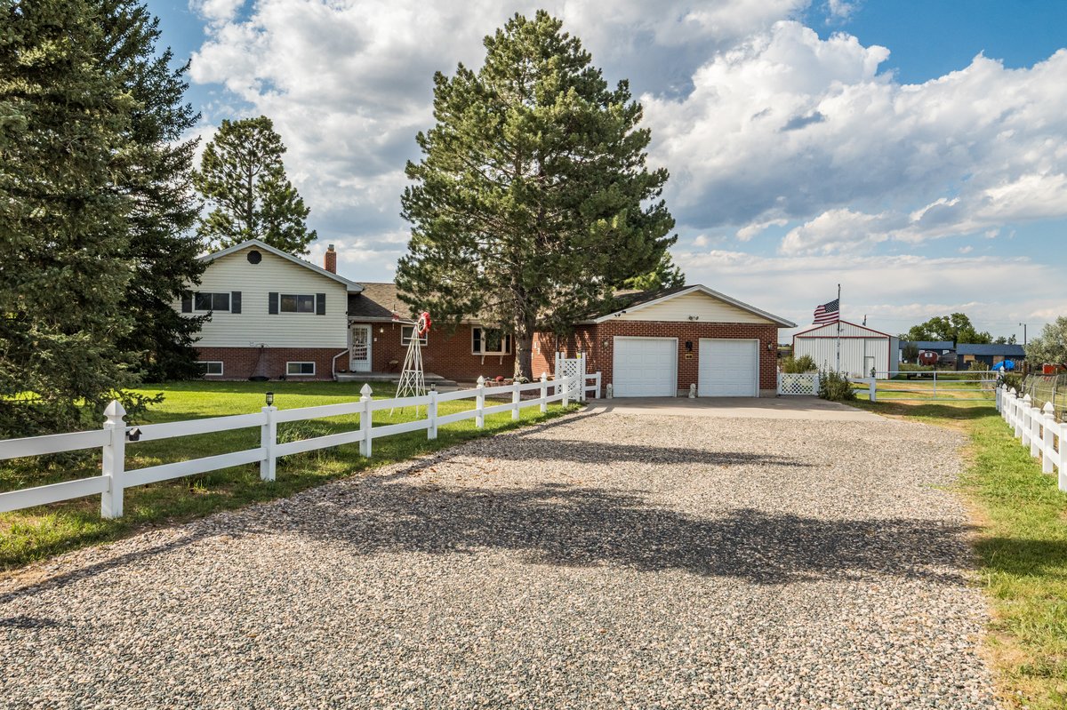 Cheyenne, Wyoming, 82009, United States, 3 Bedrooms Bedrooms, ,2 BathroomsBathrooms,Residential,For Sale,1976817