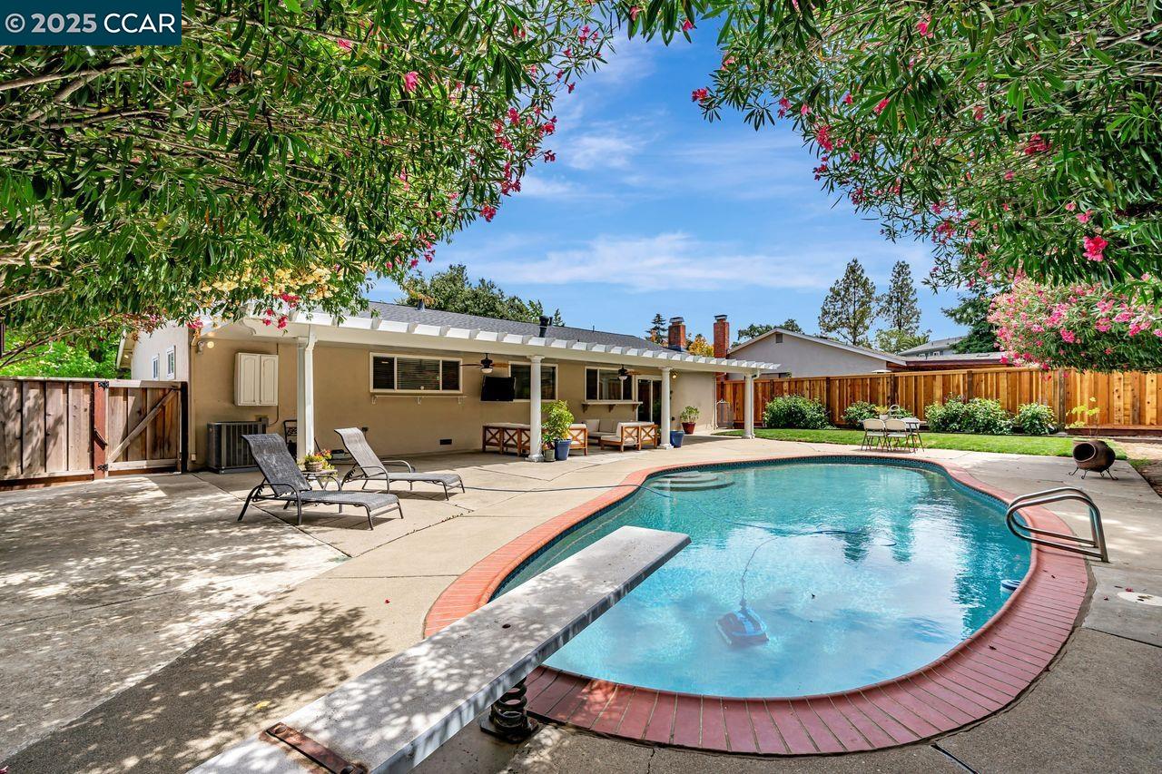 Concord, California, 94521, United States, 3 Bedrooms Bedrooms, ,2 BathroomsBathrooms,Residential,For Sale,1902059