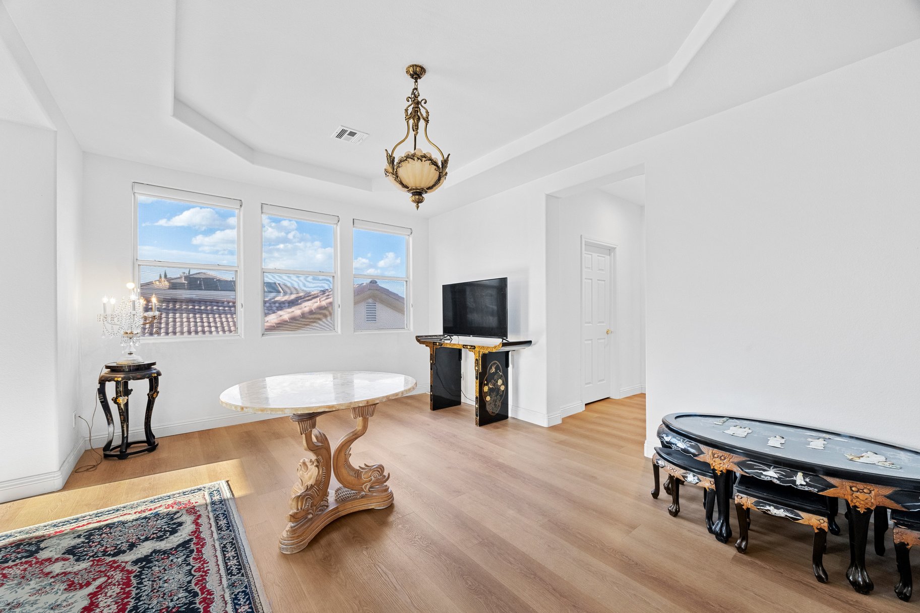  Highly Upgraded 4,000 sq ft Estate in Gated Community - 物件實景