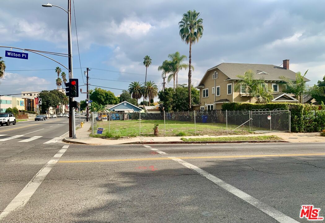 Los Angeles, California, 90004, United States, ,Land,For Sale,1777048