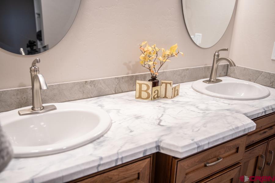 Montrose, Colorado, 81401, United States, 3 Bedrooms Bedrooms, ,2 BathroomsBathrooms,Residential,For Sale,1709571