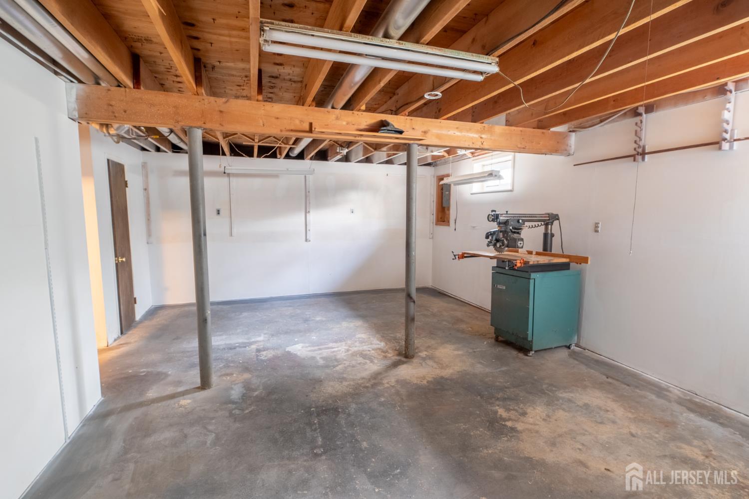 East Brunswick, New Jersey, 08816, United States, 3 Bedrooms Bedrooms, ,2 BathroomsBathrooms,Residential,For Sale,2002265