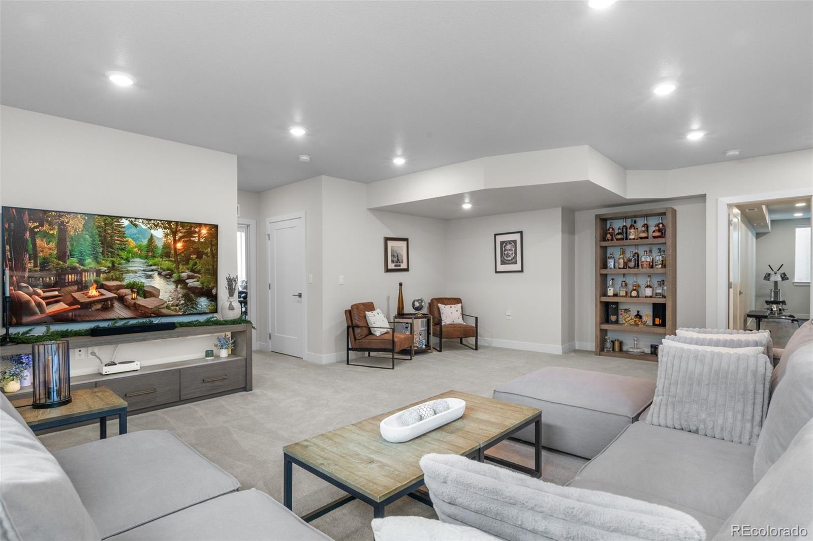 Littleton, Colorado, 80127, United States, 6 Bedrooms Bedrooms, ,2 BathroomsBathrooms,Residential,For Sale,1941297