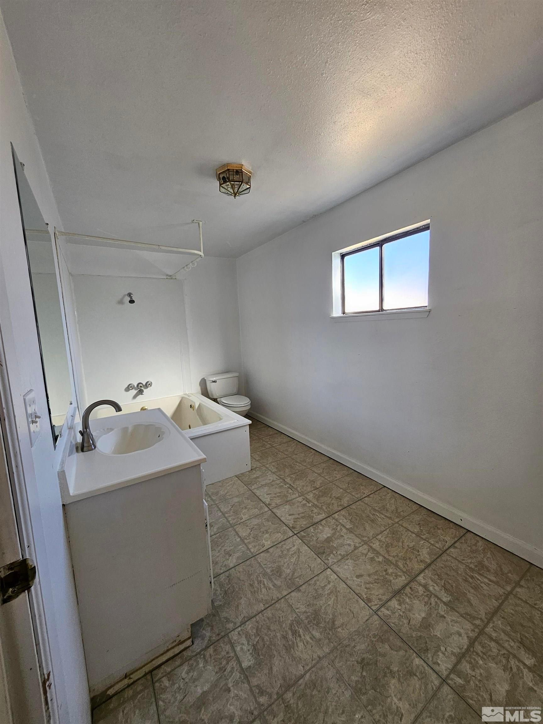 Gardnerville, Nevada, 89460, United States, 3 Bedrooms Bedrooms, ,3 BathroomsBathrooms,Residential,For Sale,1760398