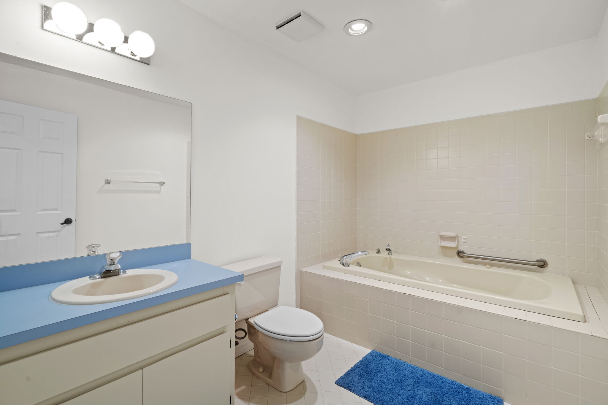 Tarpon Springs, Florida, 34689, United States, 3 Bedrooms Bedrooms, ,2 BathroomsBathrooms,Residential,For Sale,1976239