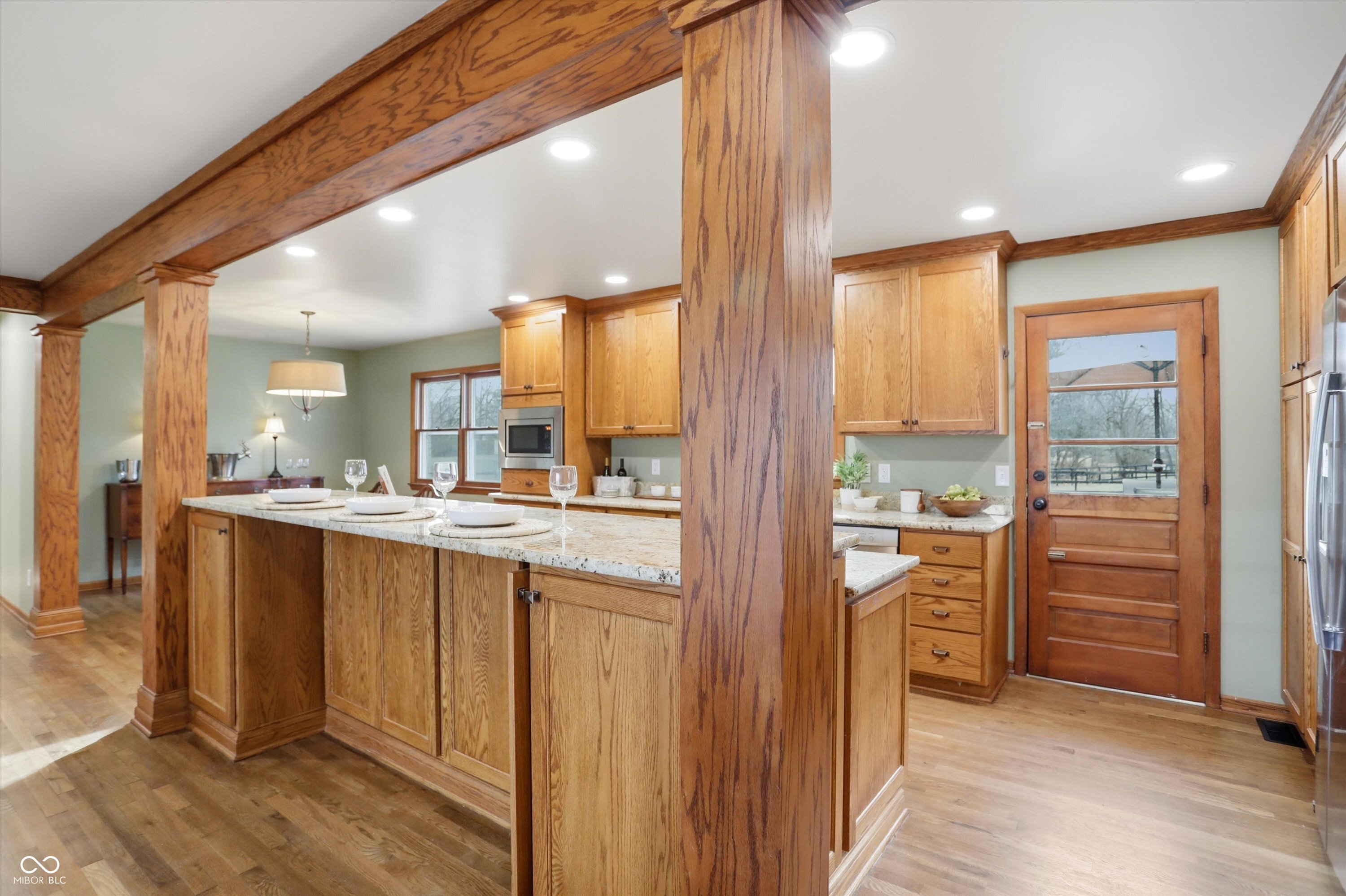 Zionsville, Indiana, 46077, United States, 3 Bedrooms Bedrooms, ,2 BathroomsBathrooms,Residential,For Sale,2008778