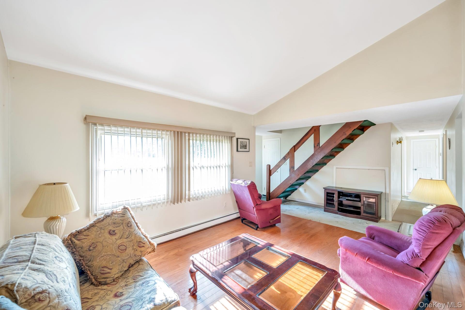Medford, New York, 11763, United States, 5 Bedrooms Bedrooms, ,2 BathroomsBathrooms,Residential,For Sale,1926312