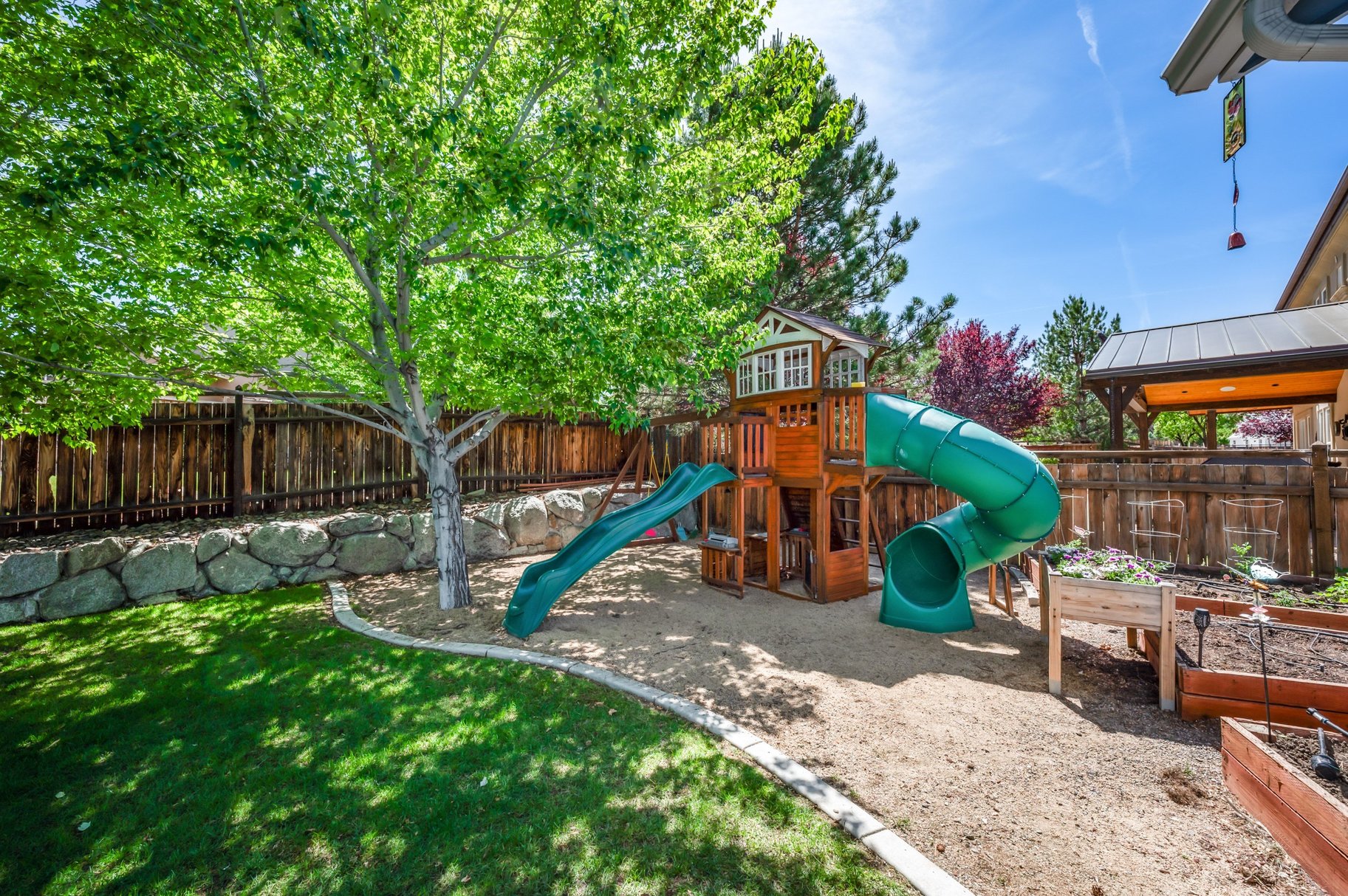  Private Fairway Retreat in Wingfield Springs - 物件實景