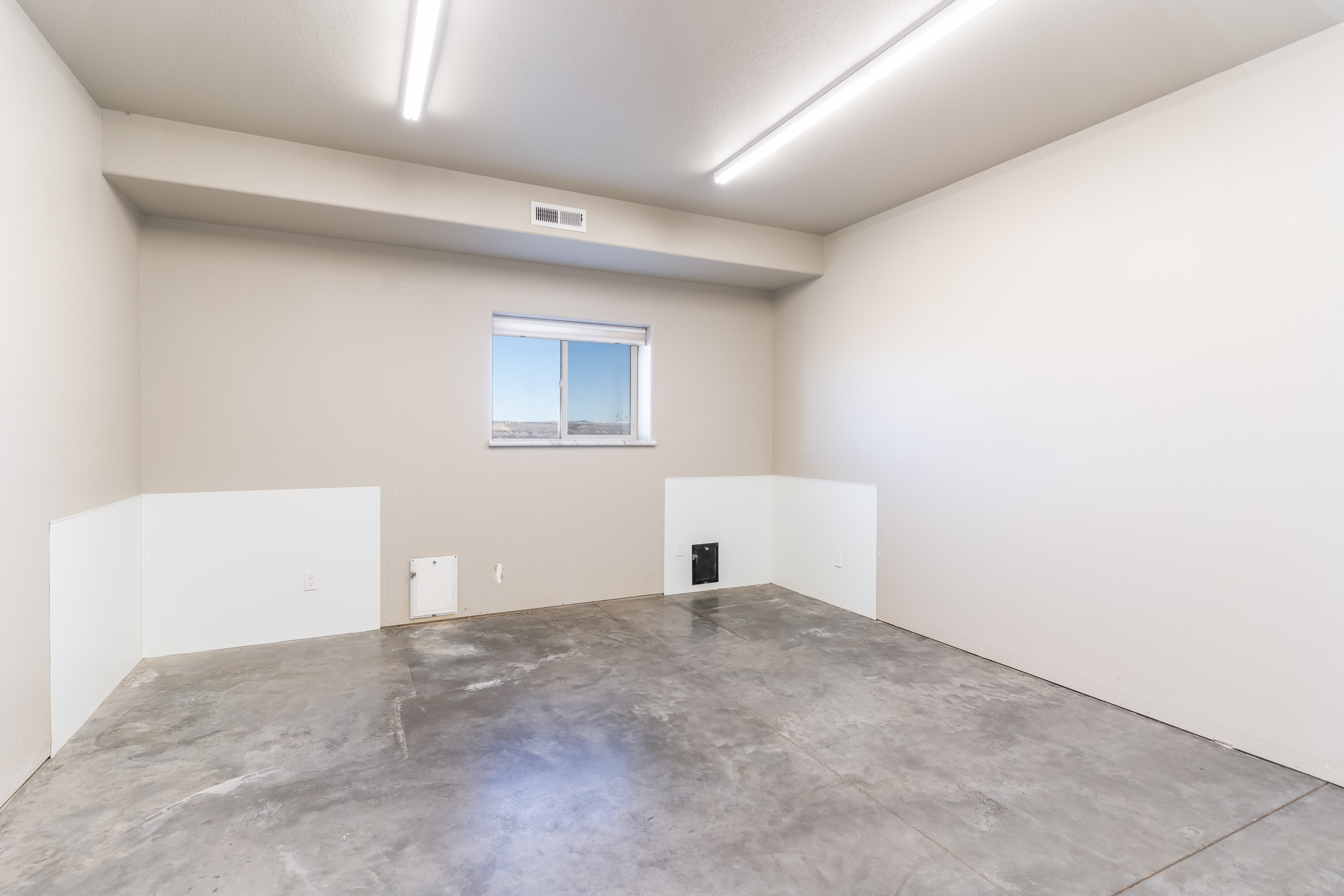 Aztec, New Mexico, 87410, United States, ,2 BathroomsBathrooms,Residential,For Sale,1980456