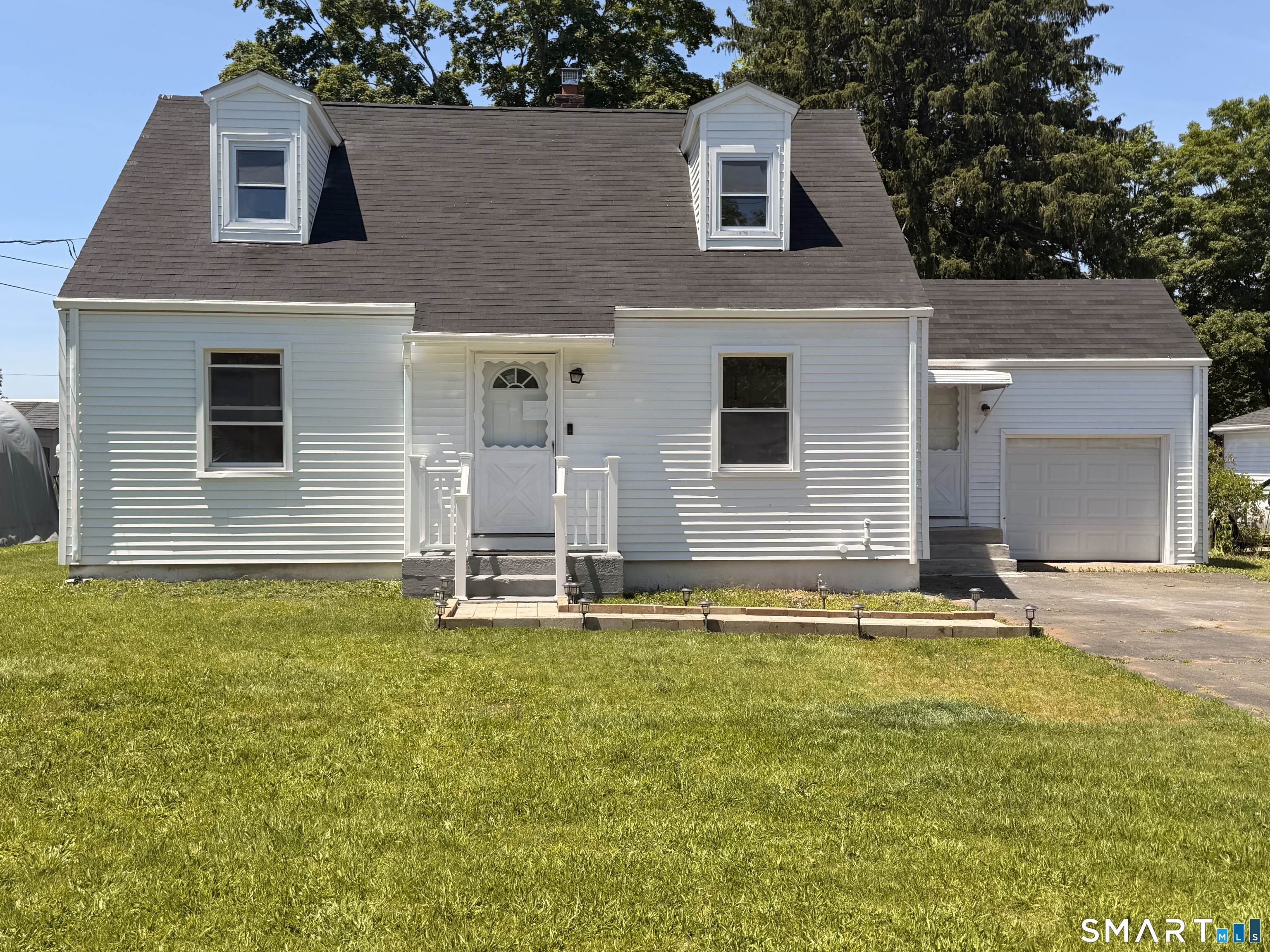 River Rd, East Haven, CT 06512