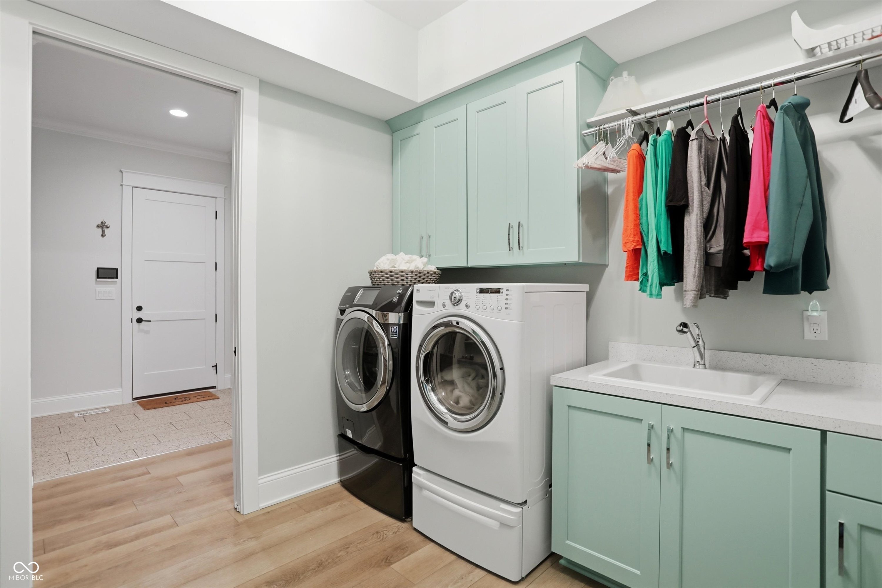 Carmel, Indiana, 46033, United States, 5 Bedrooms Bedrooms, ,5 BathroomsBathrooms,Residential,For Sale,2001203