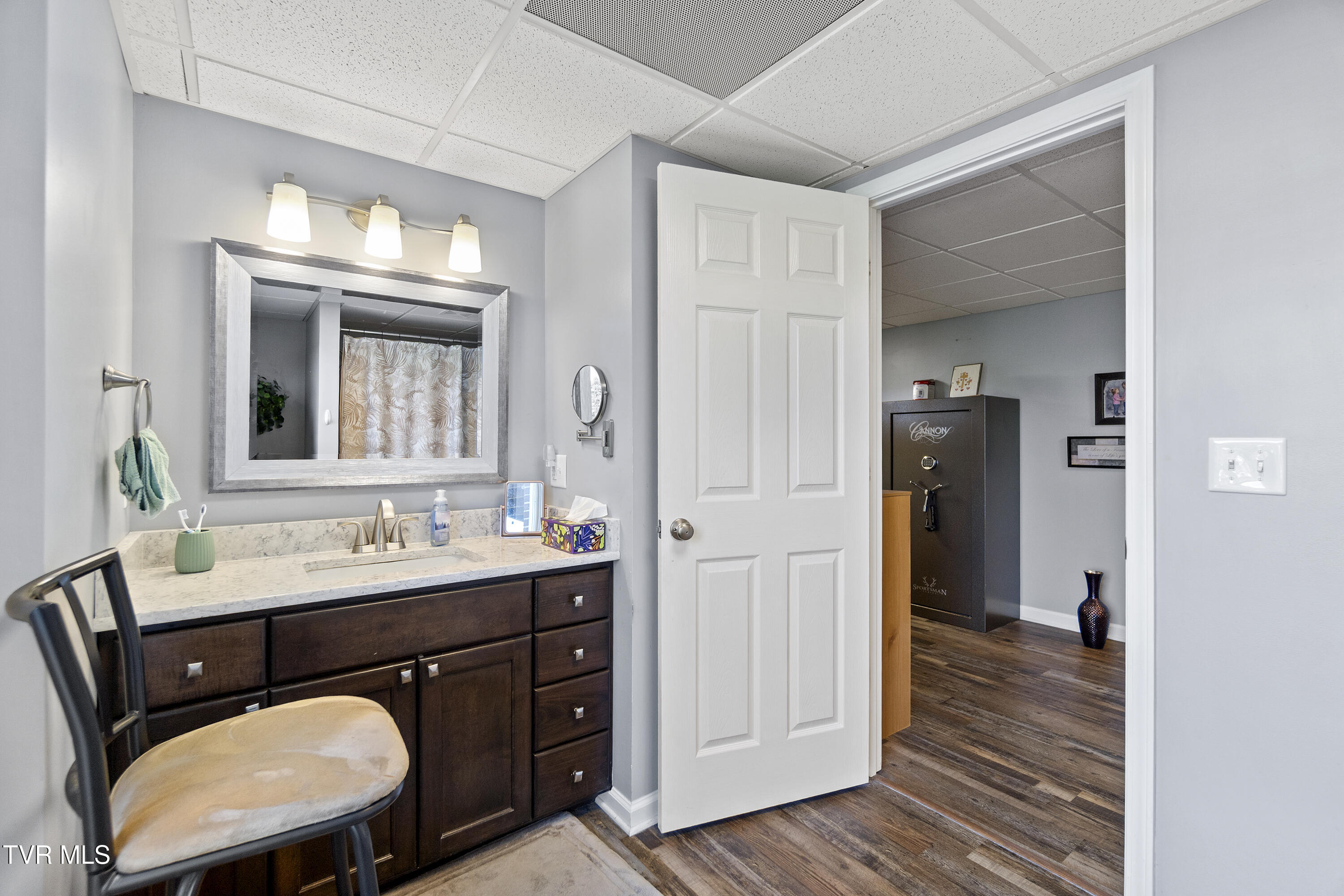 Greeneville, Tennessee, 37743, United States, 4 Bedrooms Bedrooms, ,3 BathroomsBathrooms,Residential,For Sale,1997780