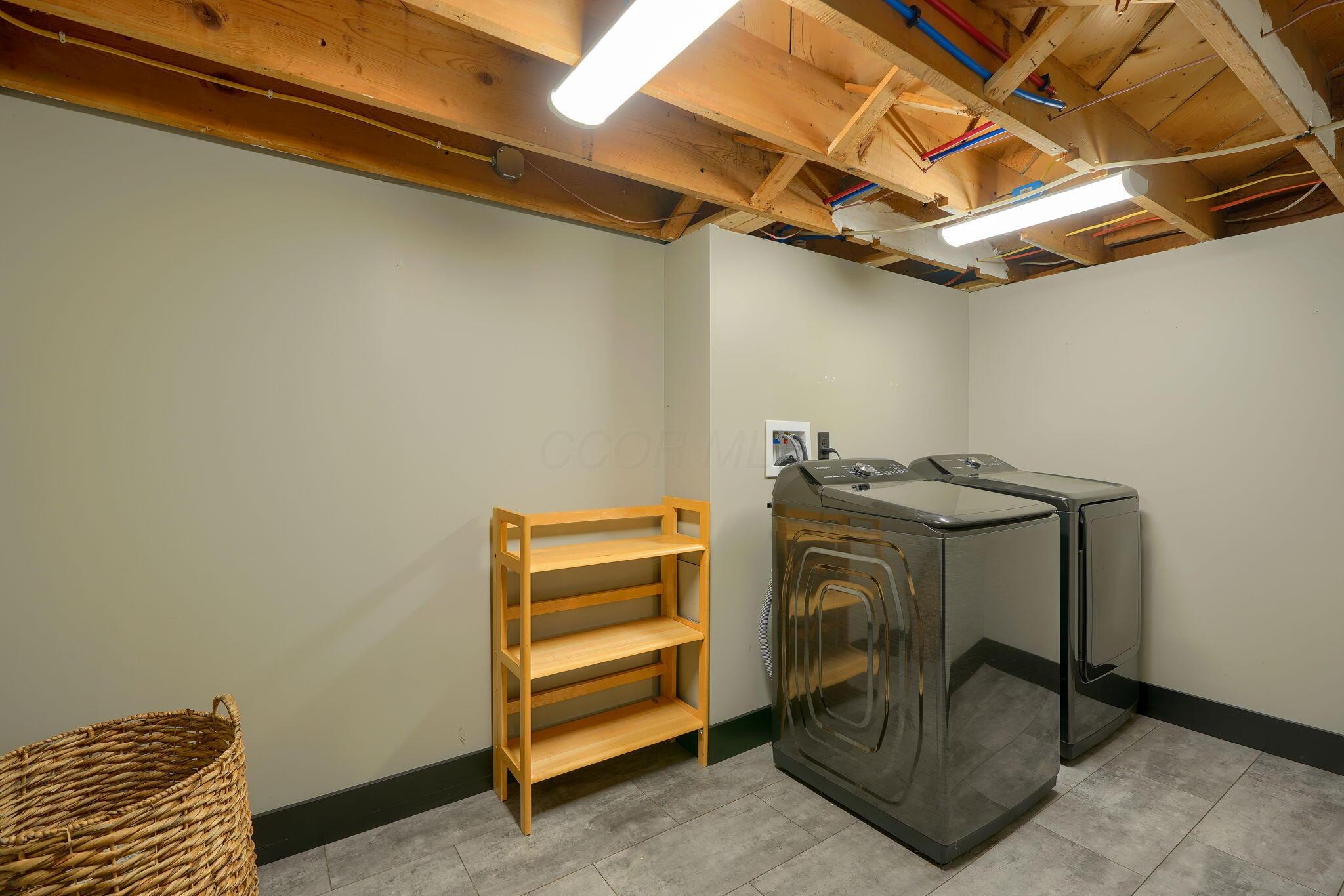 Logan, Ohio, 43138, United States, 3 Bedrooms Bedrooms, ,4 BathroomsBathrooms,Residential,For Sale,2003471