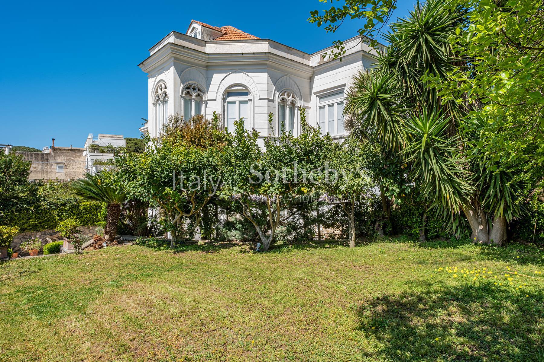  Detached apartment in historic villa with terrace and garden - 物件實景