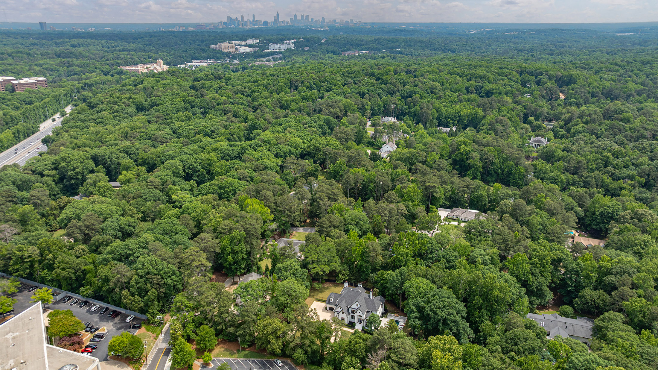  Exceptional Estate Combines Modern Luxury and Timeless Elegance - 物件實景