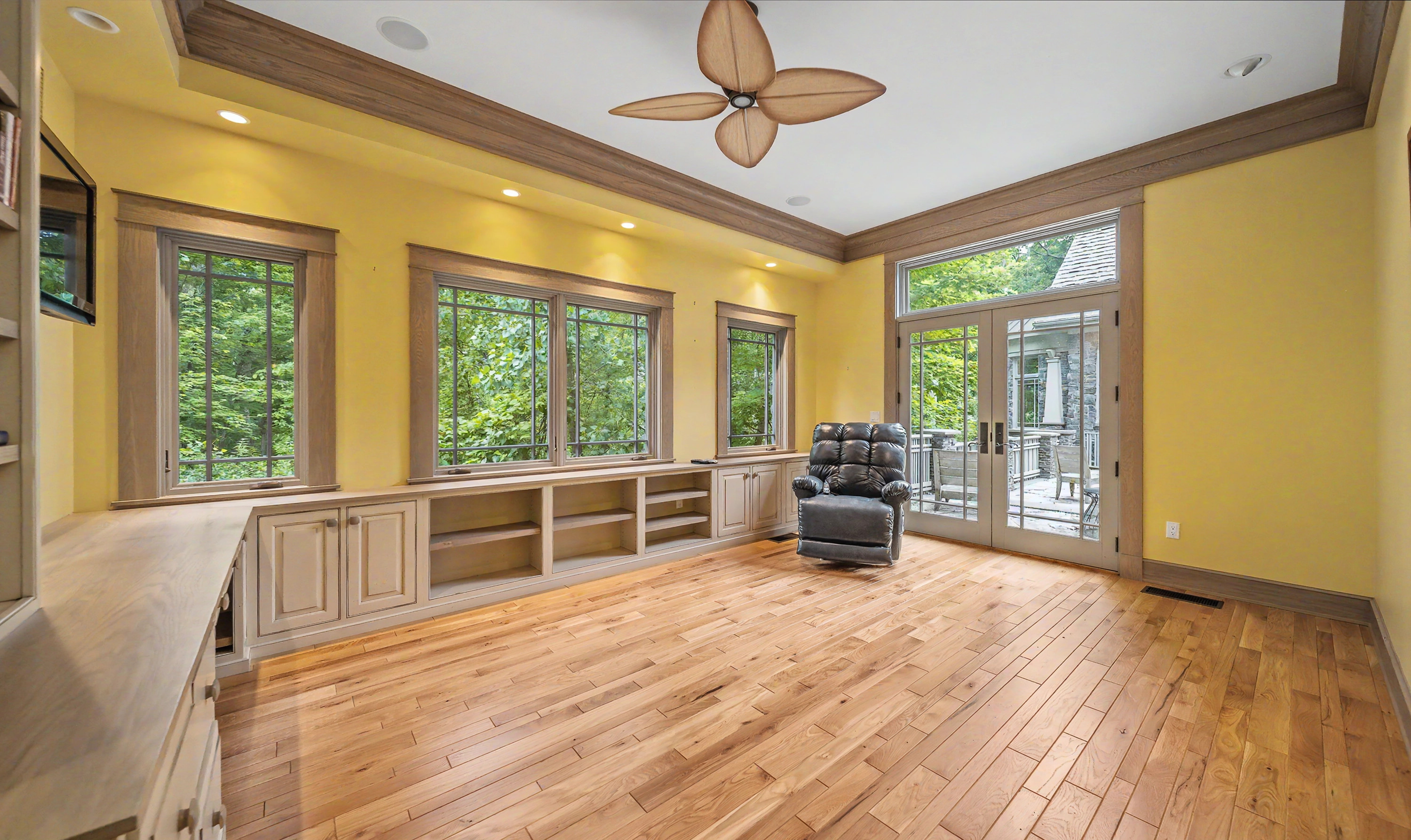  Stunning Prairie-Inspired Estate on 16 Acres of Scenic Woodlands - 物件實景