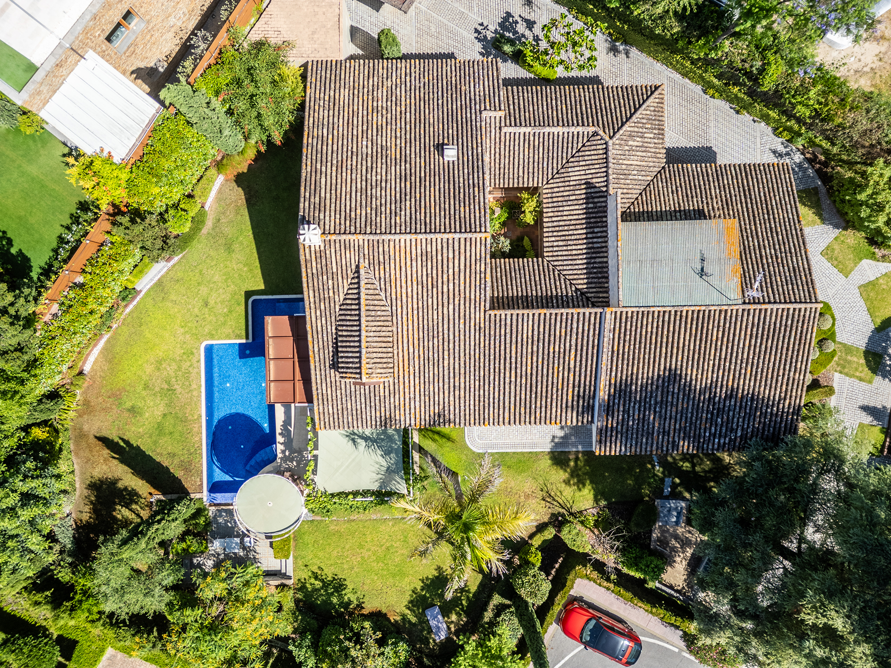  Designer detached house with pool in private development - 物件實景