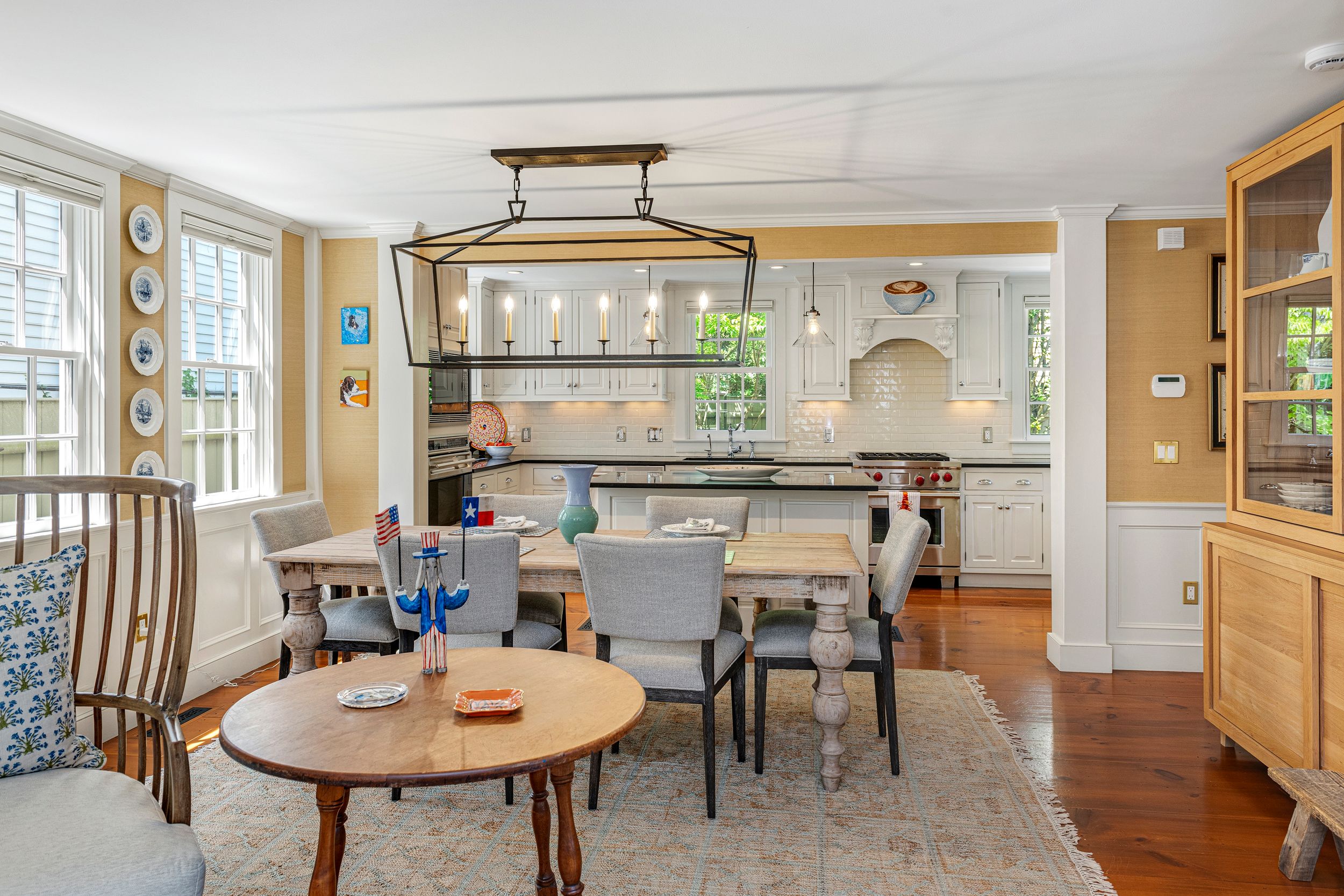  Exquisitely Renovated Home One Block from Water - 物件實景