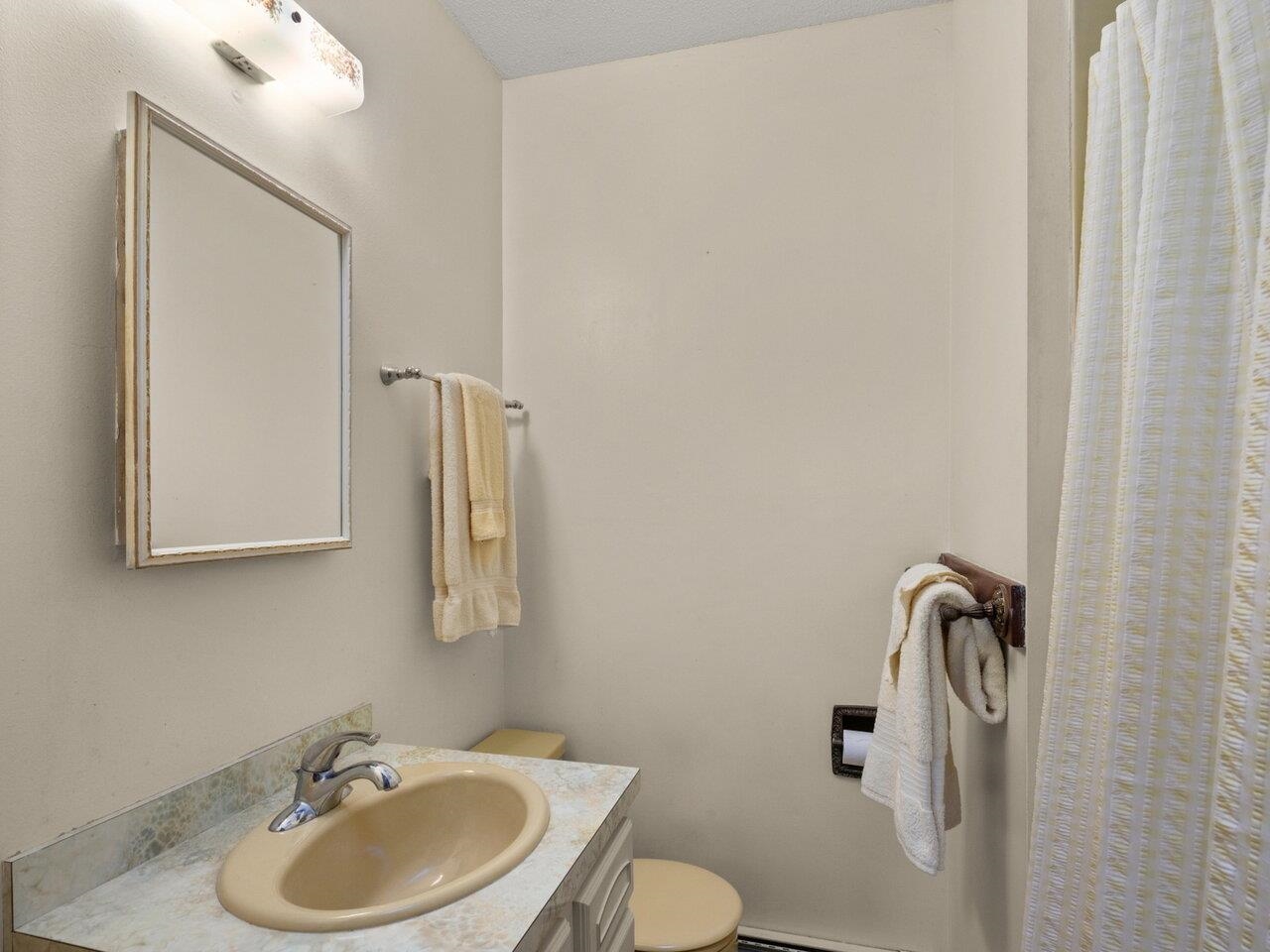 Essex, Vermont, 05452, United States, 4 Bedrooms Bedrooms, ,2 BathroomsBathrooms,Residential,For Sale,1927530