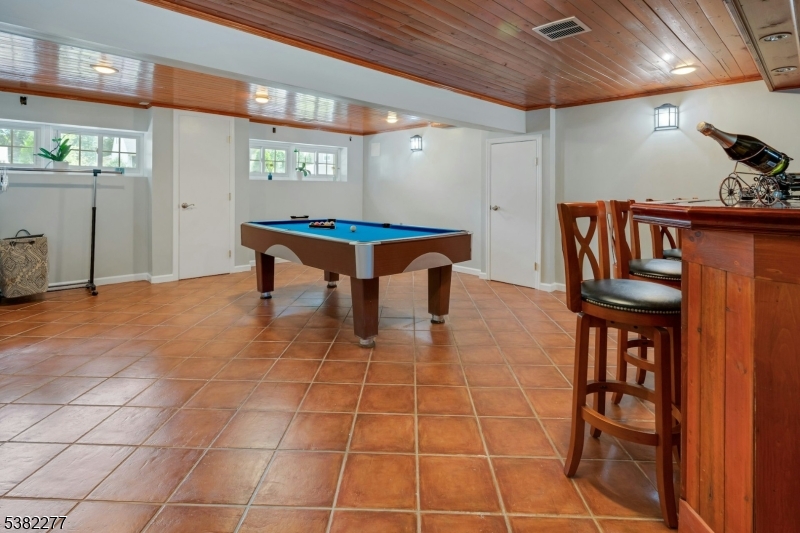 Springfield Twp., New Jersey, 07081, United States, 4 Bedrooms Bedrooms, ,3 BathroomsBathrooms,Residential,For Sale,1938892