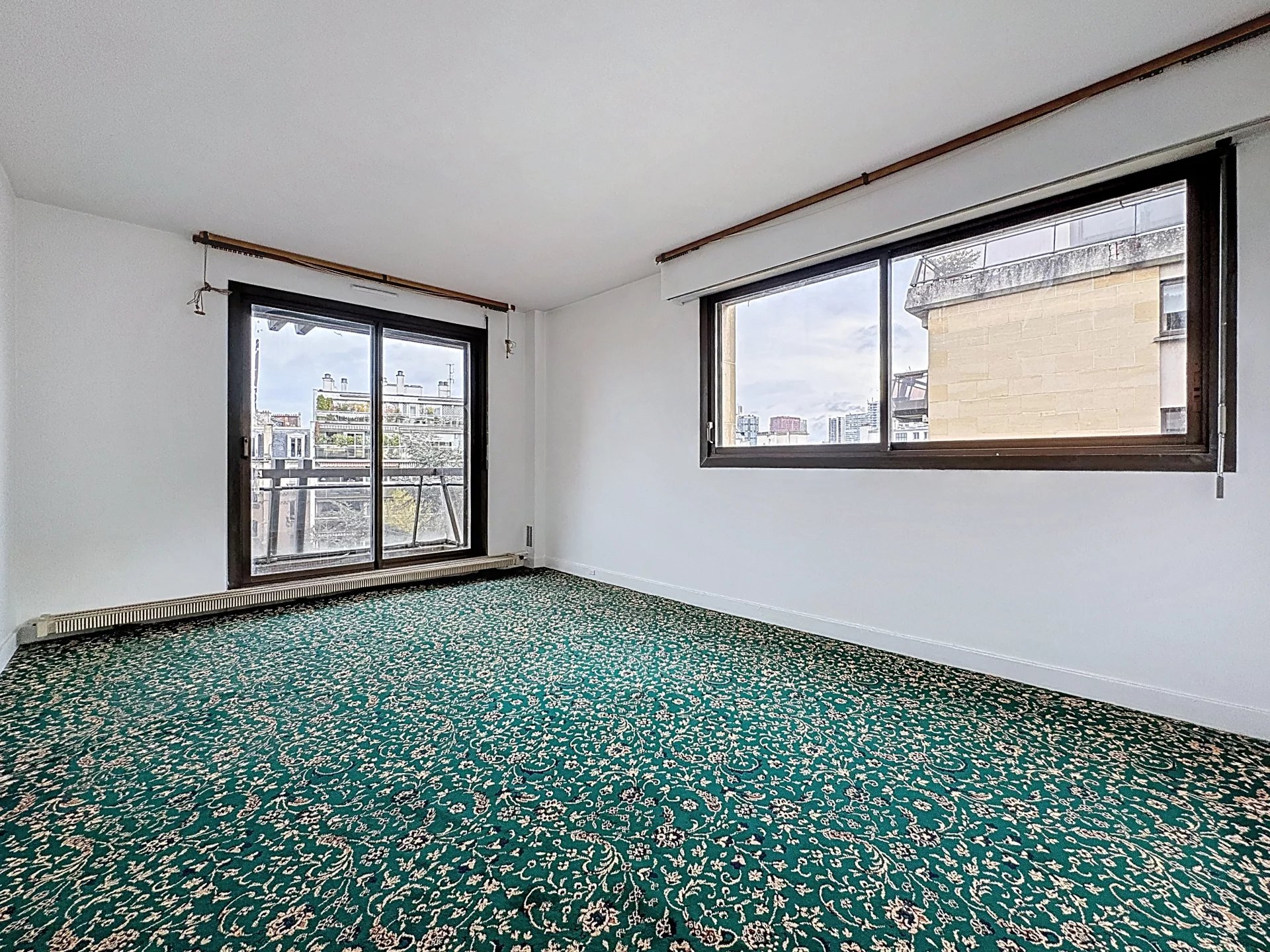 Paris 16th, Île-de-France, 75016, FR, 5 Bedrooms Bedrooms, ,5 BathroomsBathrooms,Residential,For Sale,1995773