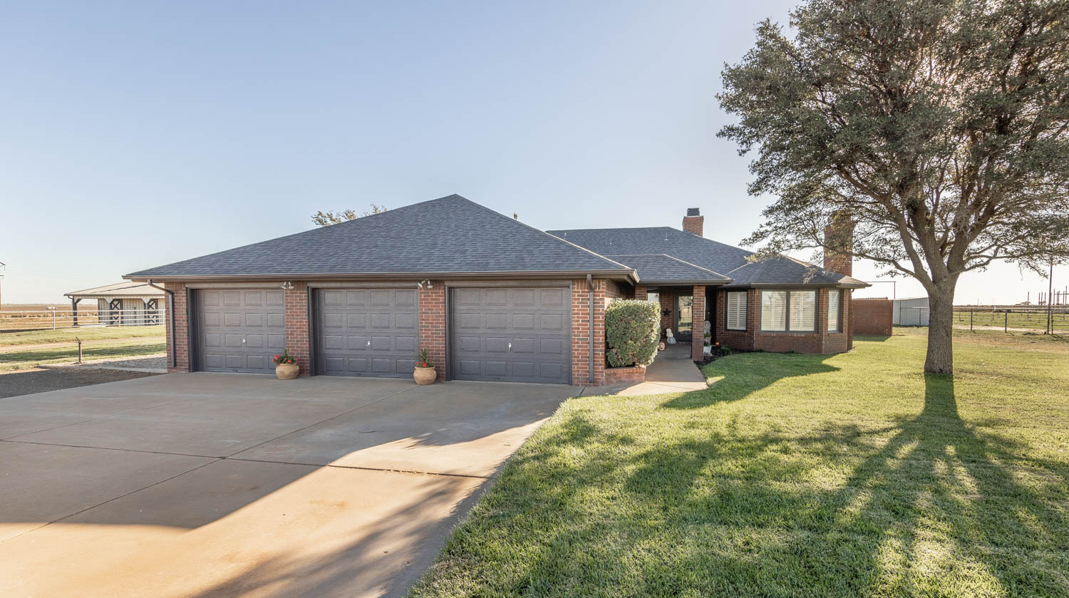 Levelland, Texas, 79336, United States, 4 Bedrooms Bedrooms, ,3 BathroomsBathrooms,Residential,For Sale,1901837