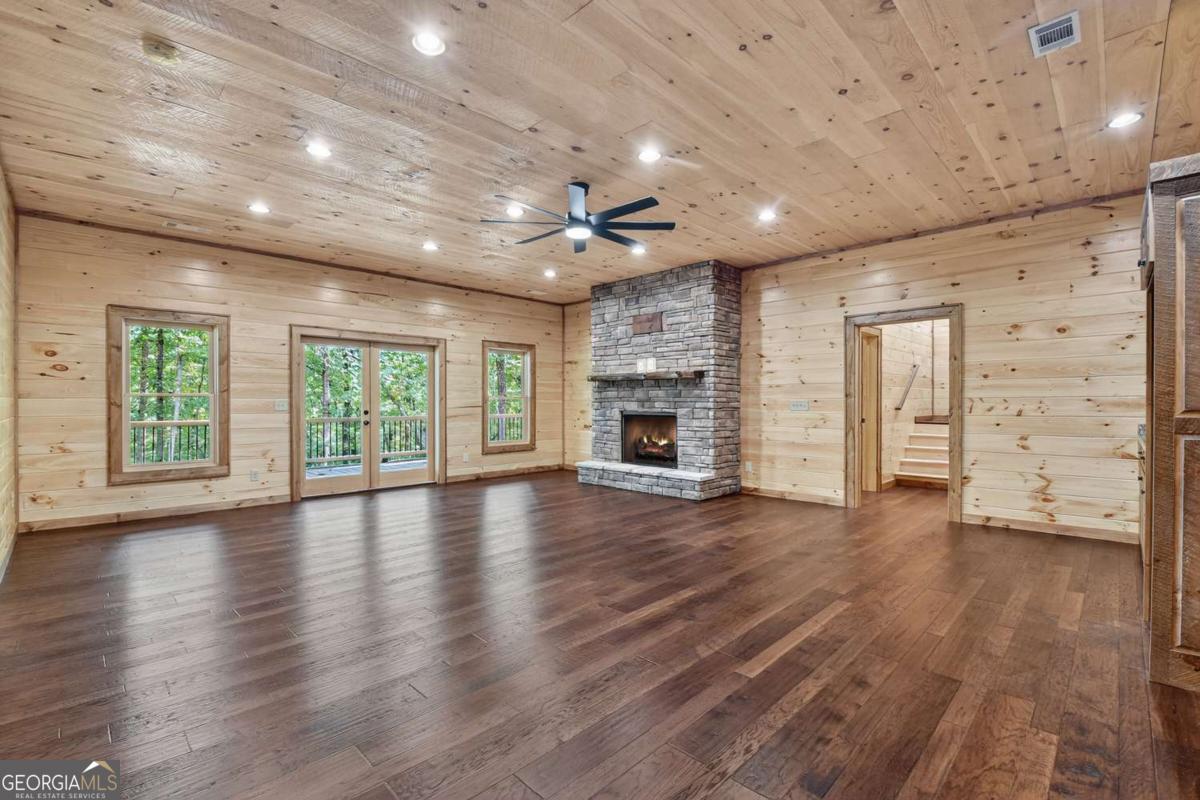 Mineral Bluff, Georgia, 30559, United States, 4 Bedrooms Bedrooms, ,3 BathroomsBathrooms,Residential,For Sale,1953932