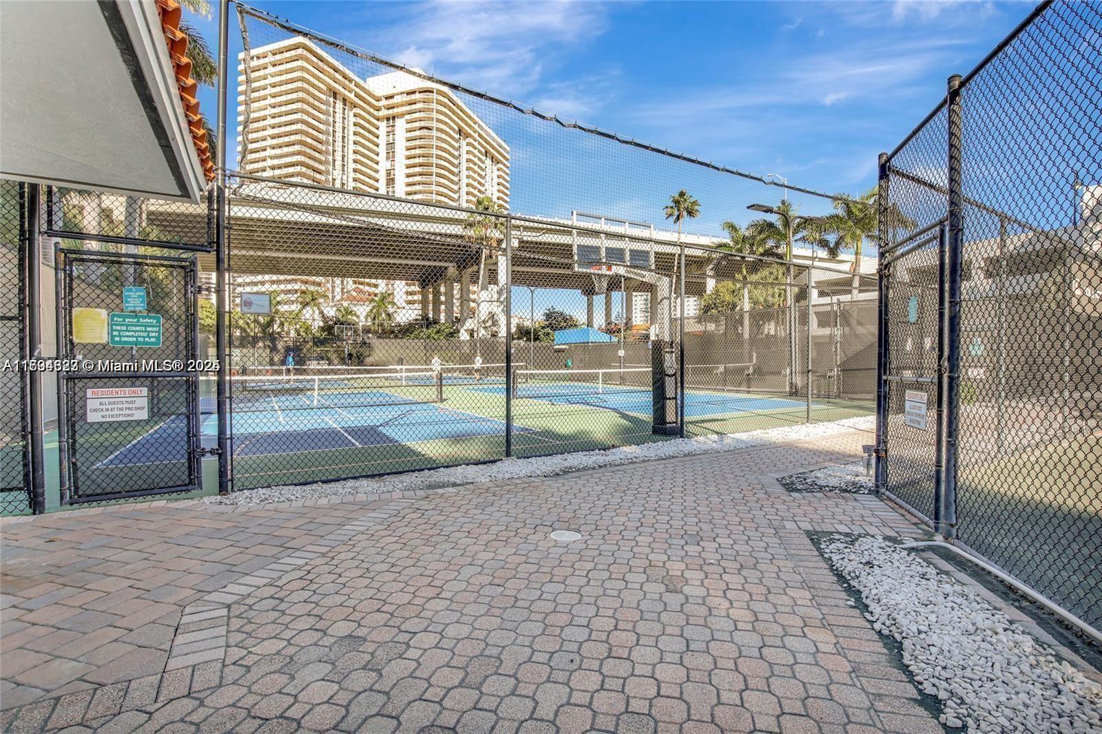 Aventura, Florida, 33180, United States, 2 Bedrooms Bedrooms, ,2 BathroomsBathrooms,Residential,For Sale,1804609