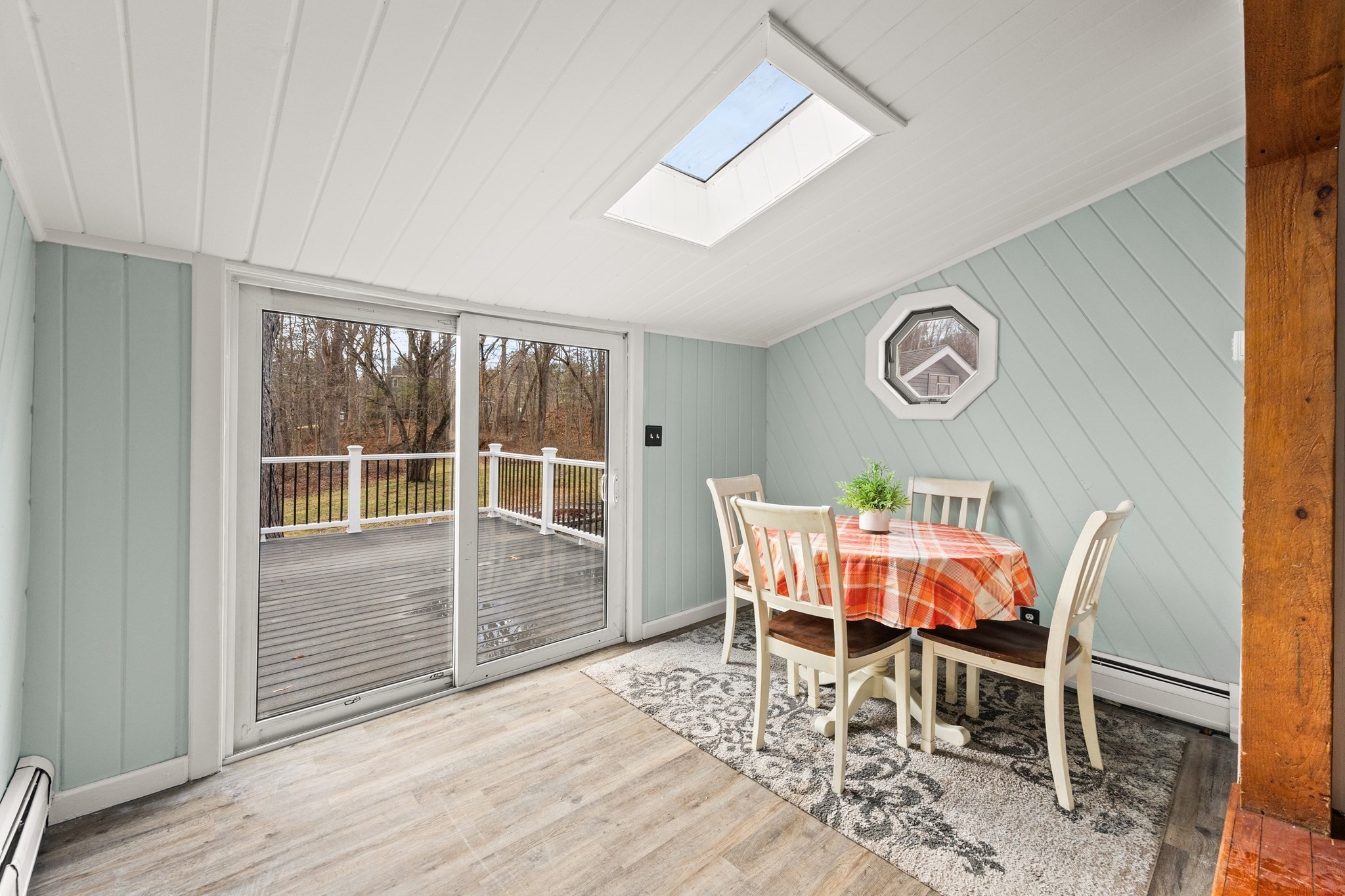 Taunton, Massachusetts, 02780, United States, 4 Bedrooms Bedrooms, ,2 BathroomsBathrooms,Residential,For Sale,2007506