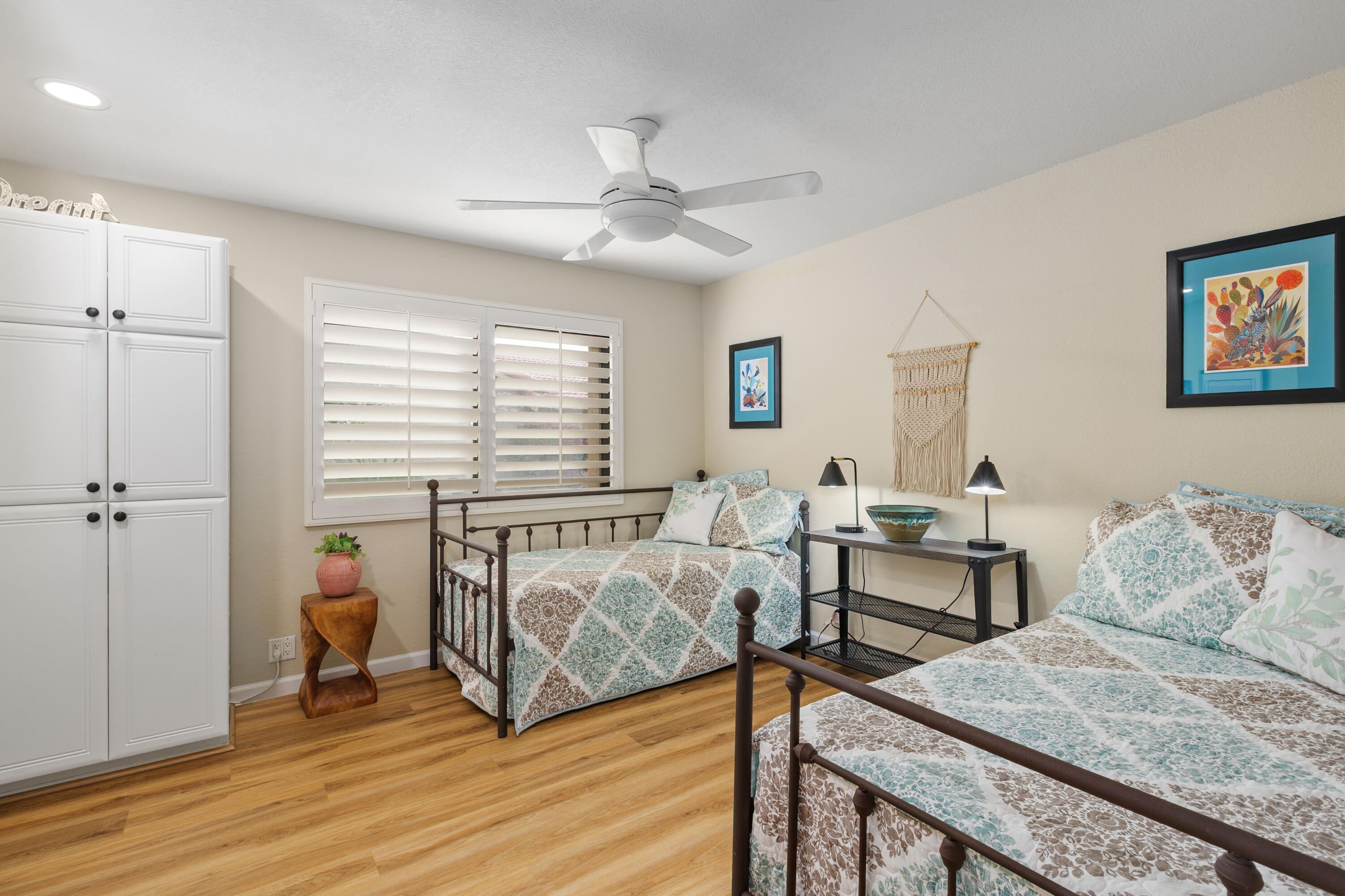 Palm Desert, California, 92260, United States, 3 Bedrooms Bedrooms, ,2 BathroomsBathrooms,Residential,For Sale,1993361