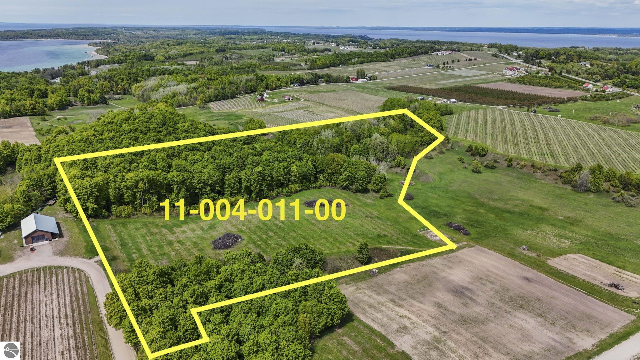 Traverse City, Michigan, 49686, United States, 3 Bedrooms Bedrooms, ,1 BathroomBathrooms,Residential,For Sale,1847565