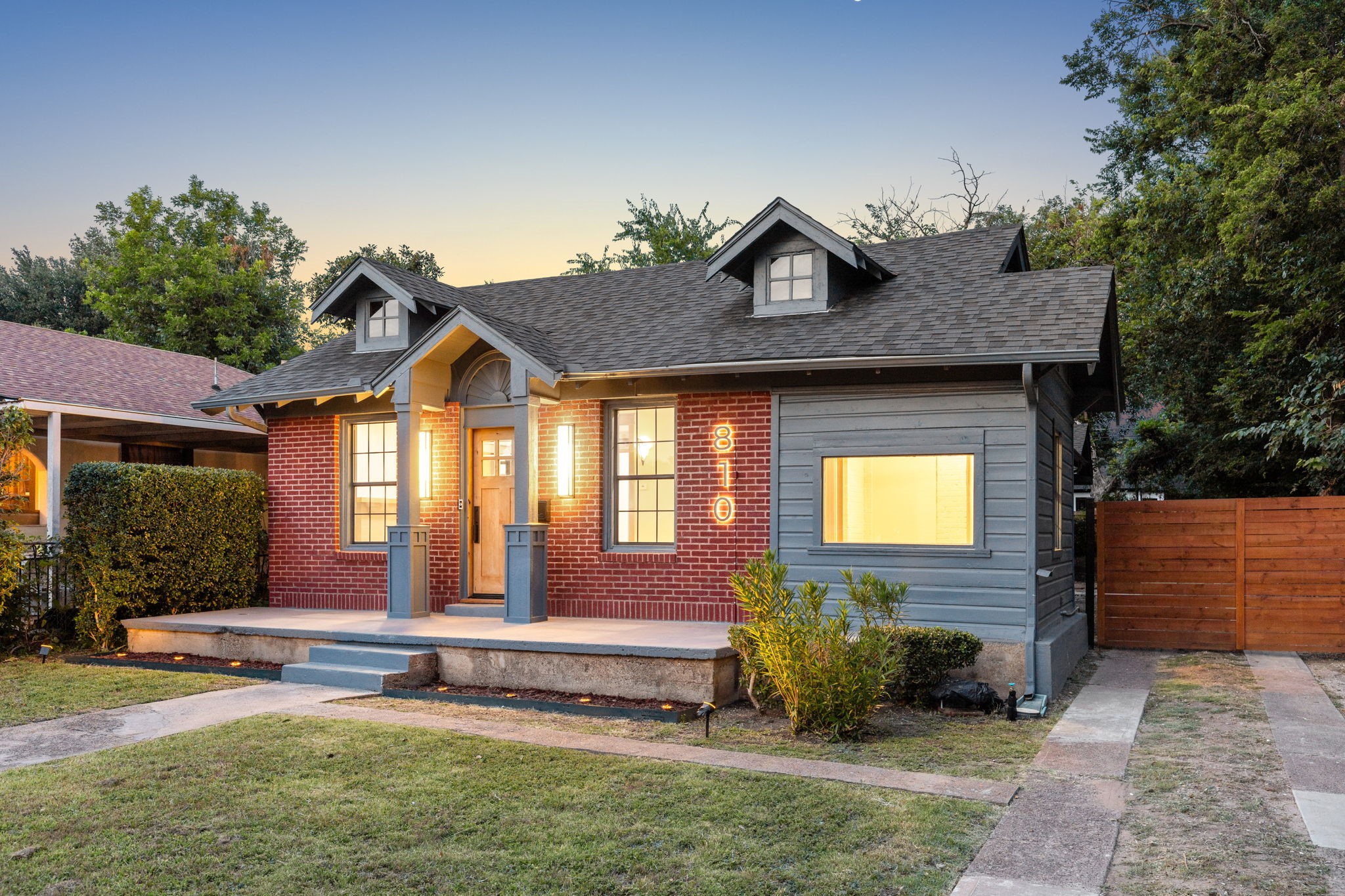 Dallas, Texas, 75208, United States, 3 Bedrooms Bedrooms, ,3 BathroomsBathrooms,Residential,For Sale,1926377