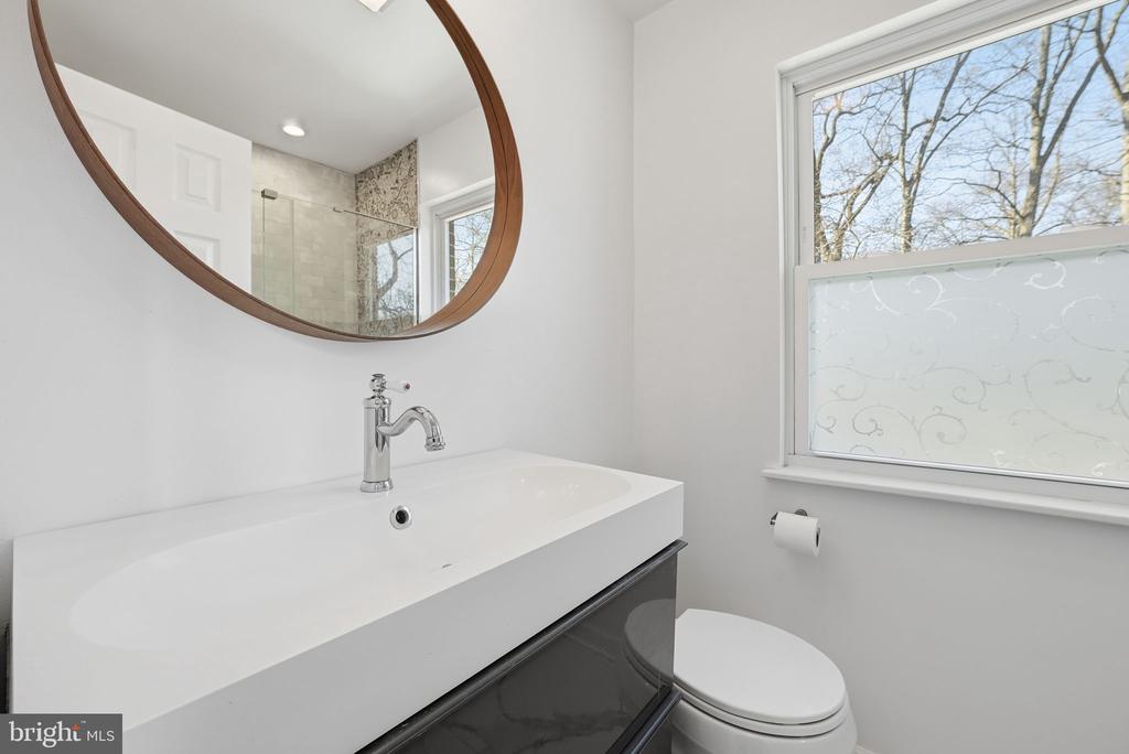 Silver Spring, Maryland, 20901, United States, 4 Bedrooms Bedrooms, ,3 BathroomsBathrooms,Residential,For Sale,2002464