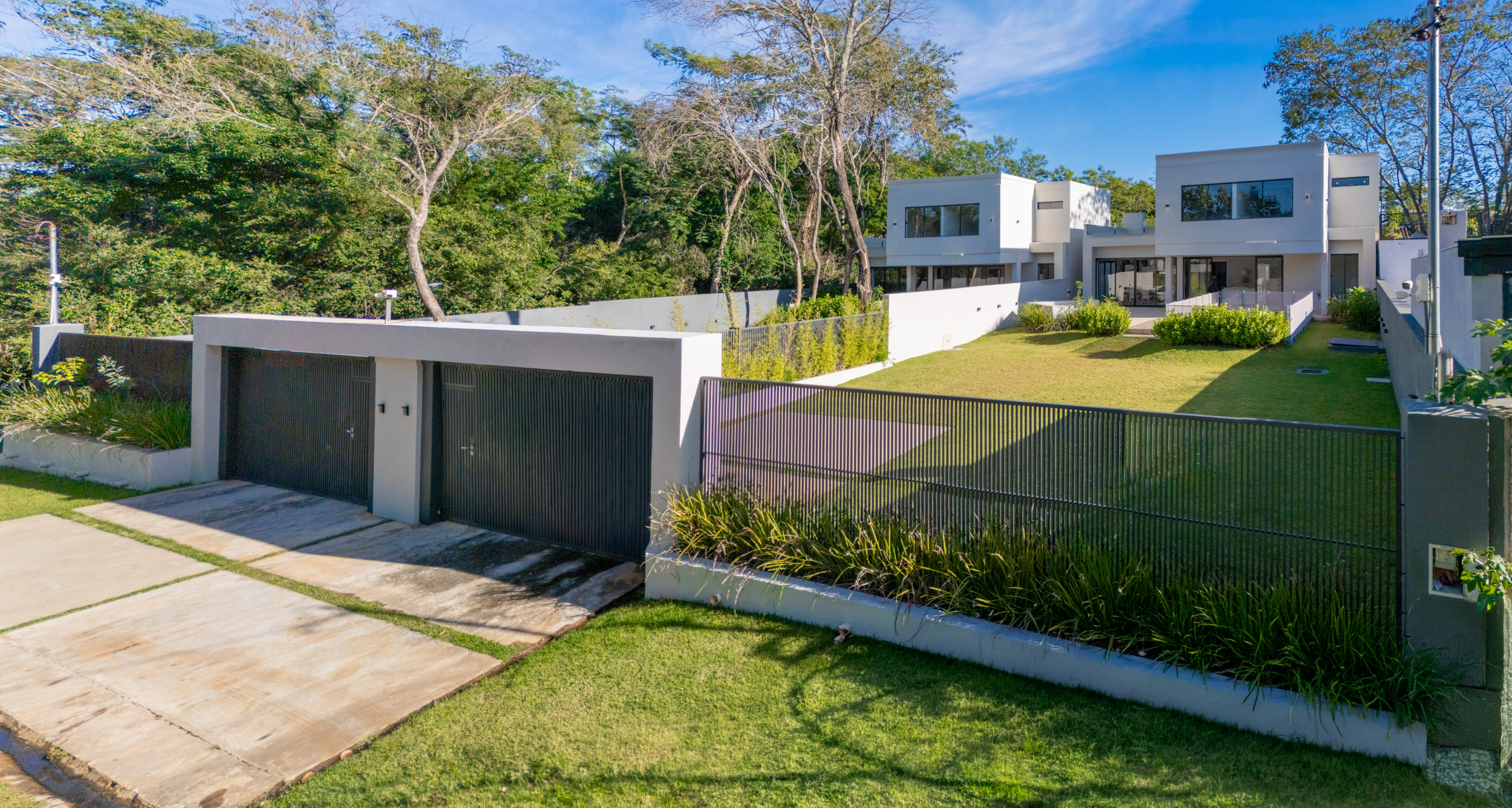  Elegant Brand-New Residence in San Bernardino - 物件實景