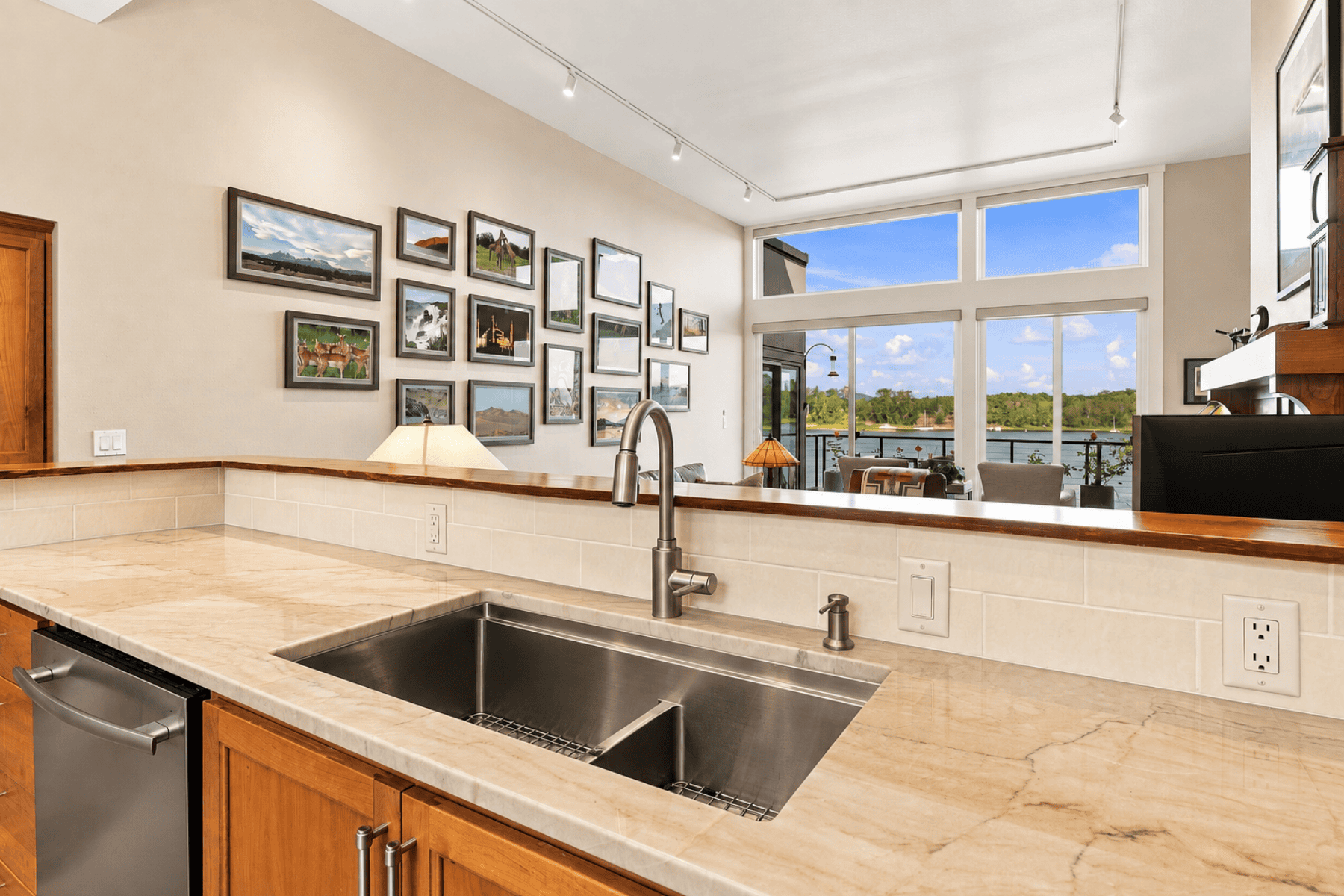  6118 S RIVERPOINT LN Portland, OR 97239 - 物件實景