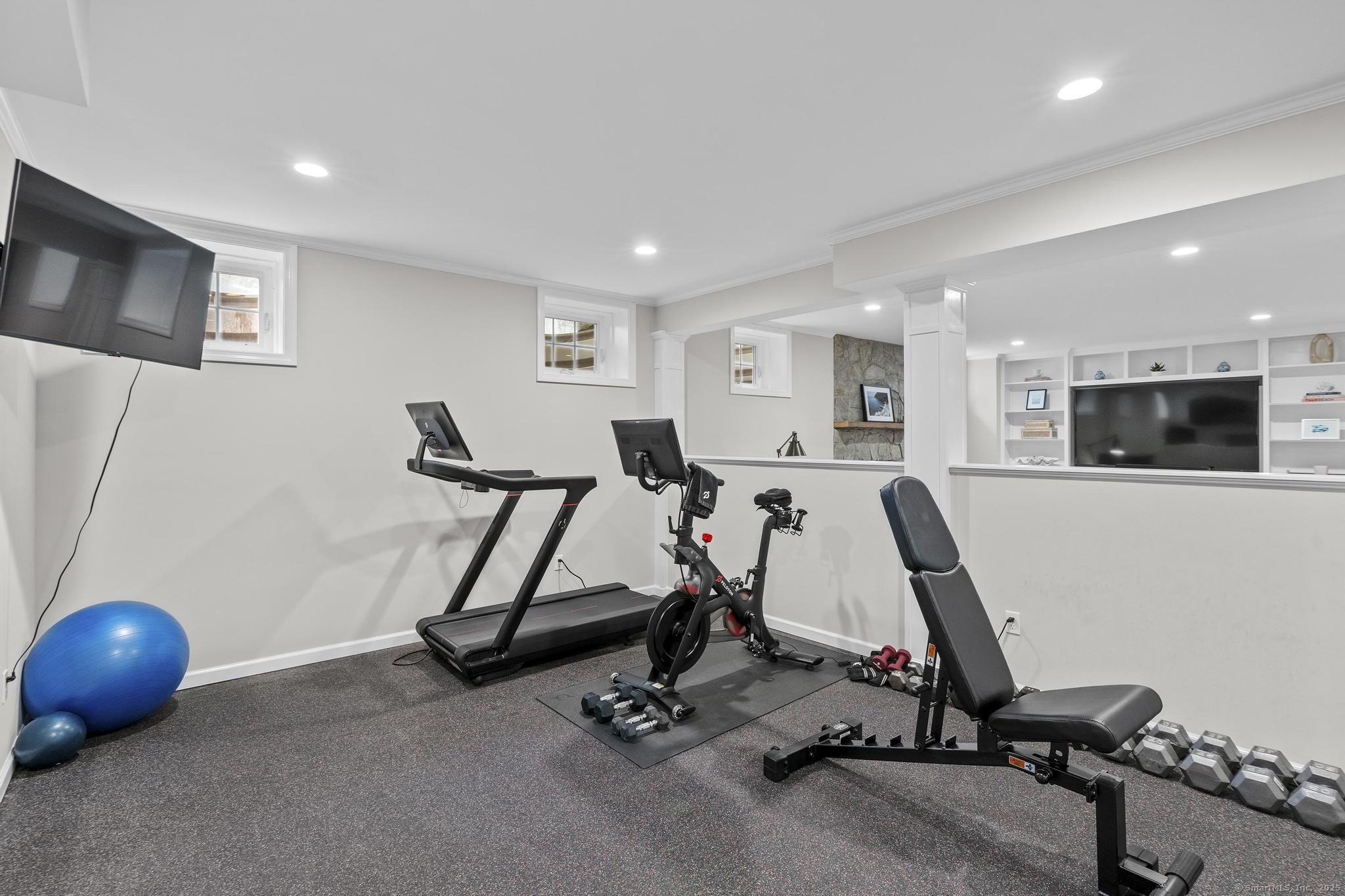 West Hartford, Connecticut, 06117, United States, 4 Bedrooms Bedrooms, ,5 BathroomsBathrooms,Residential,For Sale,1989224