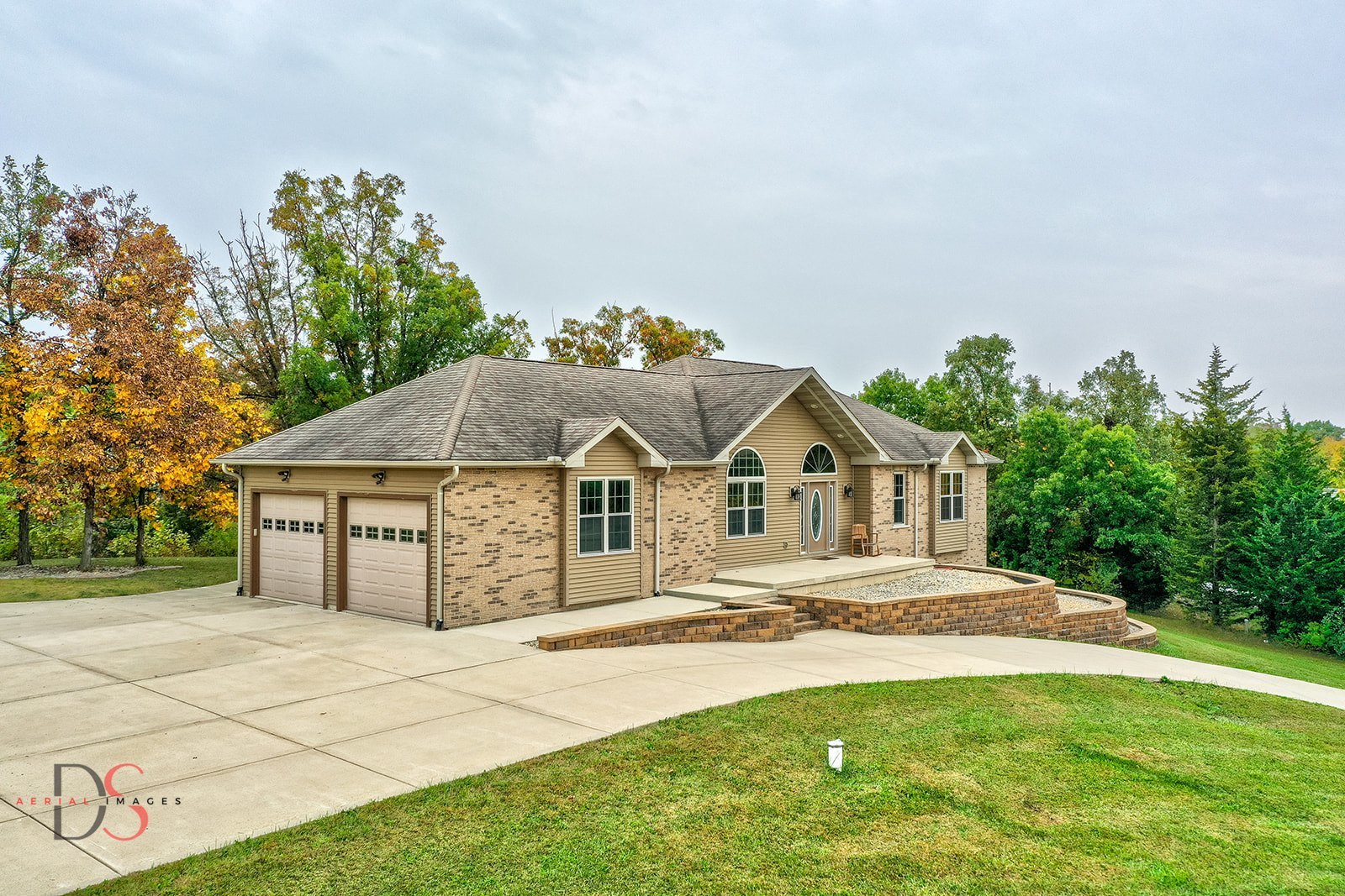 Marseilles, Illinois, 61341, United States, 4 Bedrooms Bedrooms, ,3 BathroomsBathrooms,Residential,For Sale,1970434