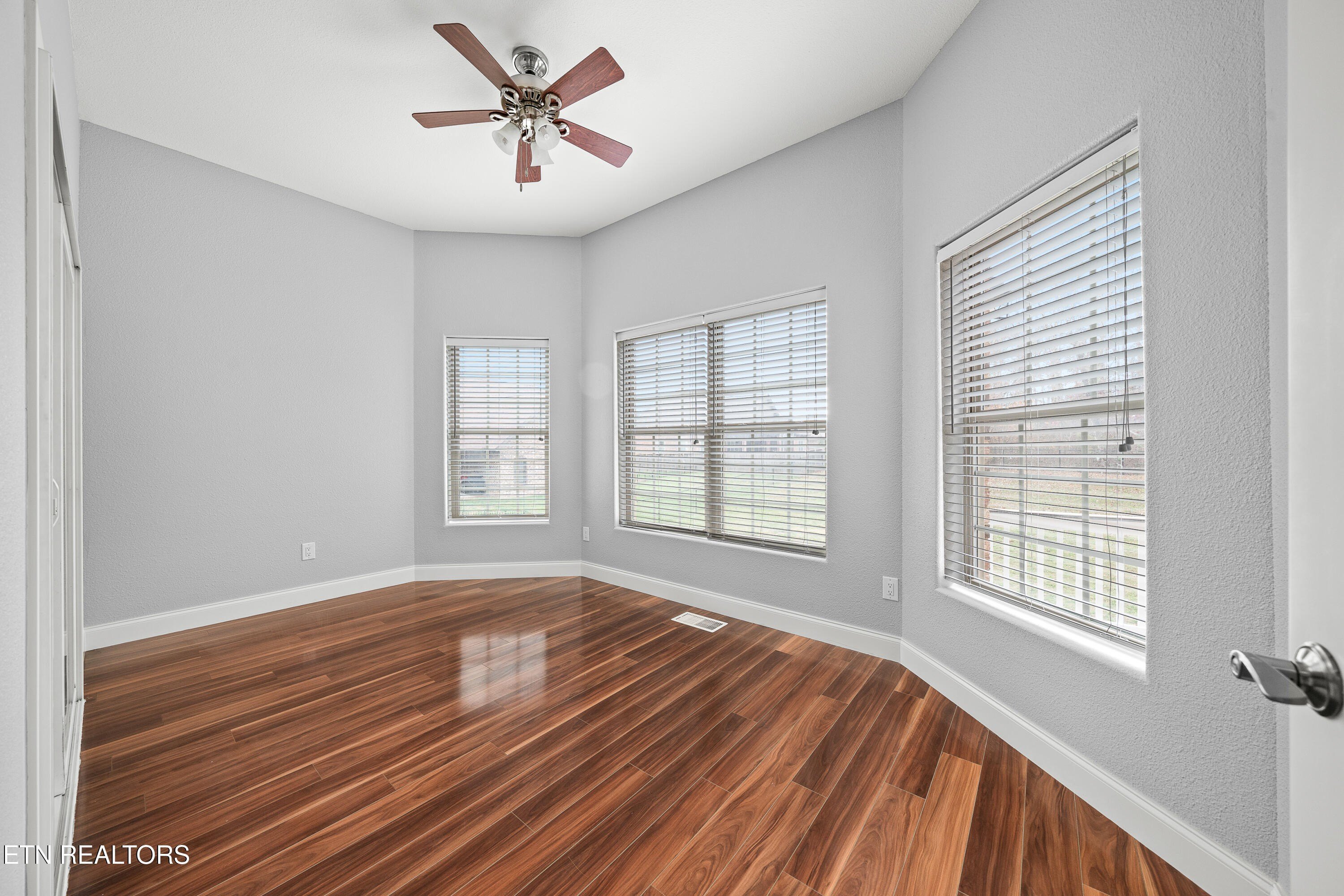 39 N Riverview Ln., Crossville, Tennessee, 38555, United States, 5 Bedrooms Bedrooms, ,5 BathroomsBathrooms,Residential,For Sale,39 N Riverview Ln.,1654091