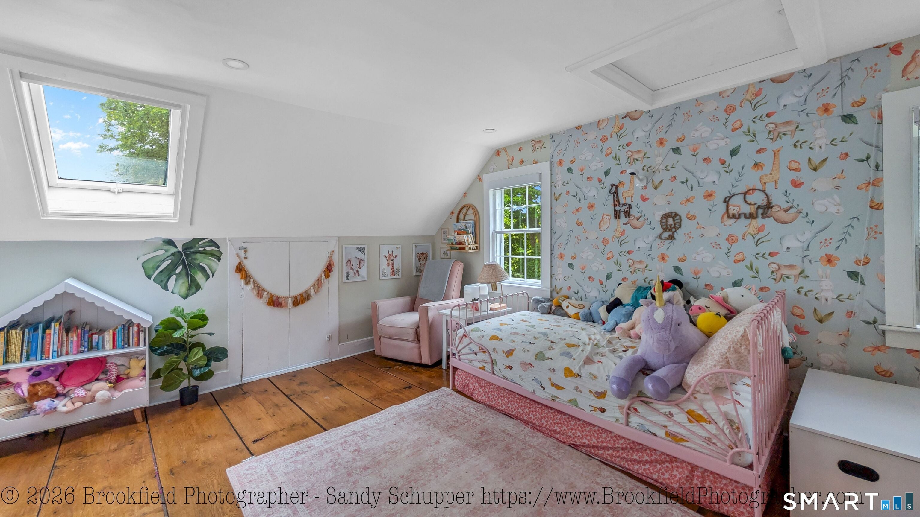 Southbury, Connecticut, 06488, United States, 3 Bedrooms Bedrooms, ,3 BathroomsBathrooms,Residential,For Sale,2048179