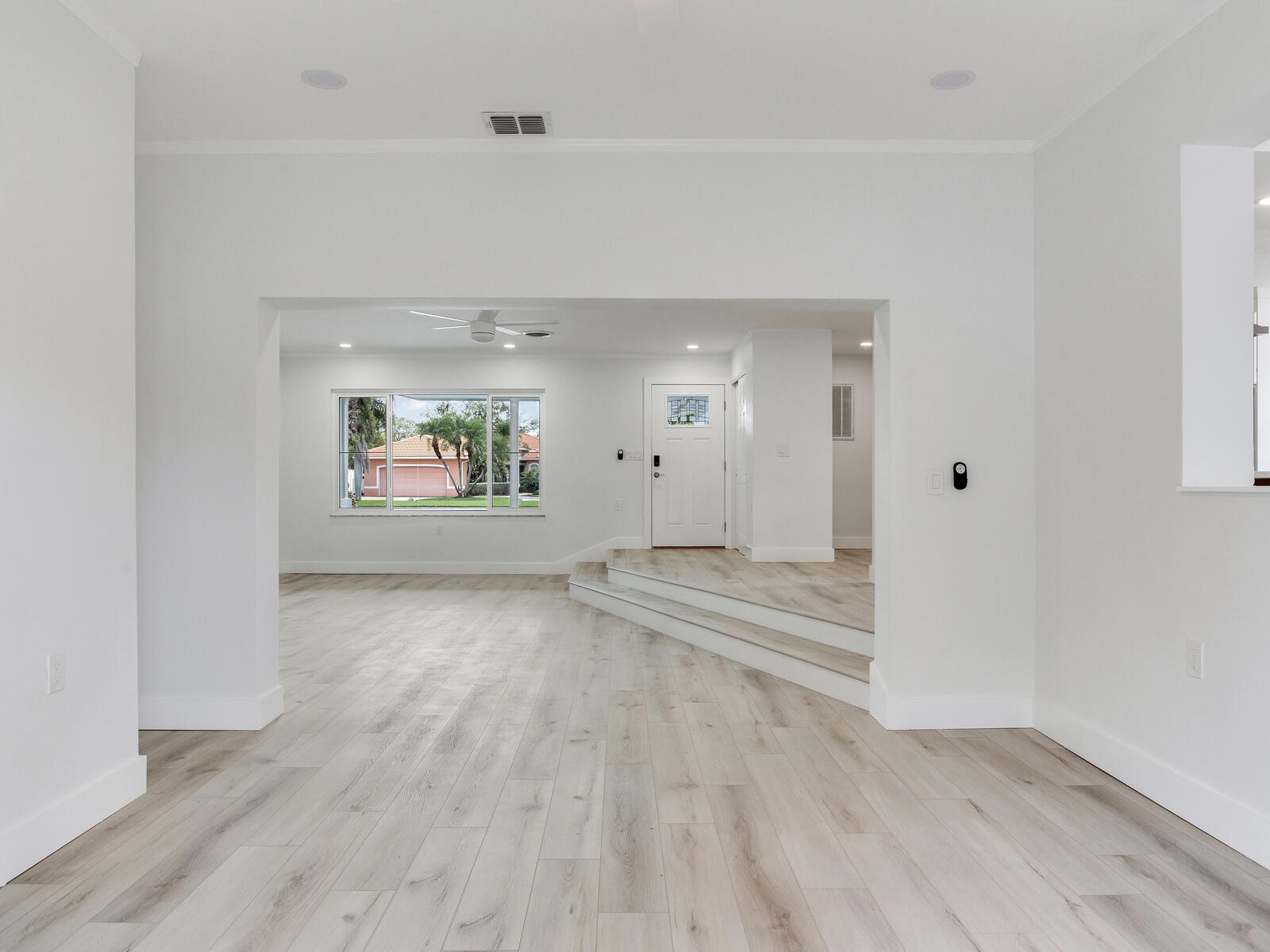 Treasure Island, Florida, 33706, United States, 3 Bedrooms Bedrooms, ,2 BathroomsBathrooms,Residential,For Sale,1981949