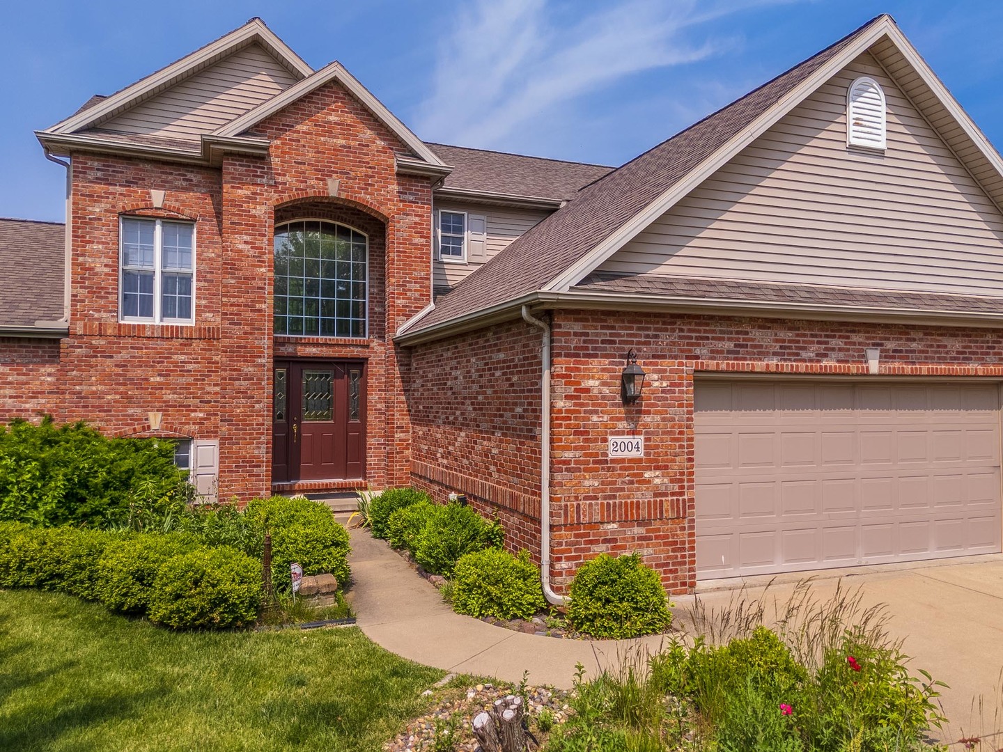 Bloomington, Illinois, 61704, United States, 4 Bedrooms Bedrooms, ,4 BathroomsBathrooms,Residential,For Sale,1957101