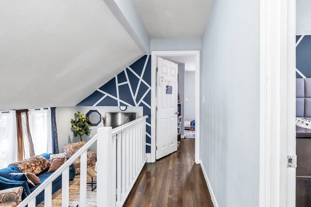 East Bridgewater, Massachusetts, 02333, United States, 3 Bedrooms Bedrooms, ,2 BathroomsBathrooms,Residential,For Sale,2009989