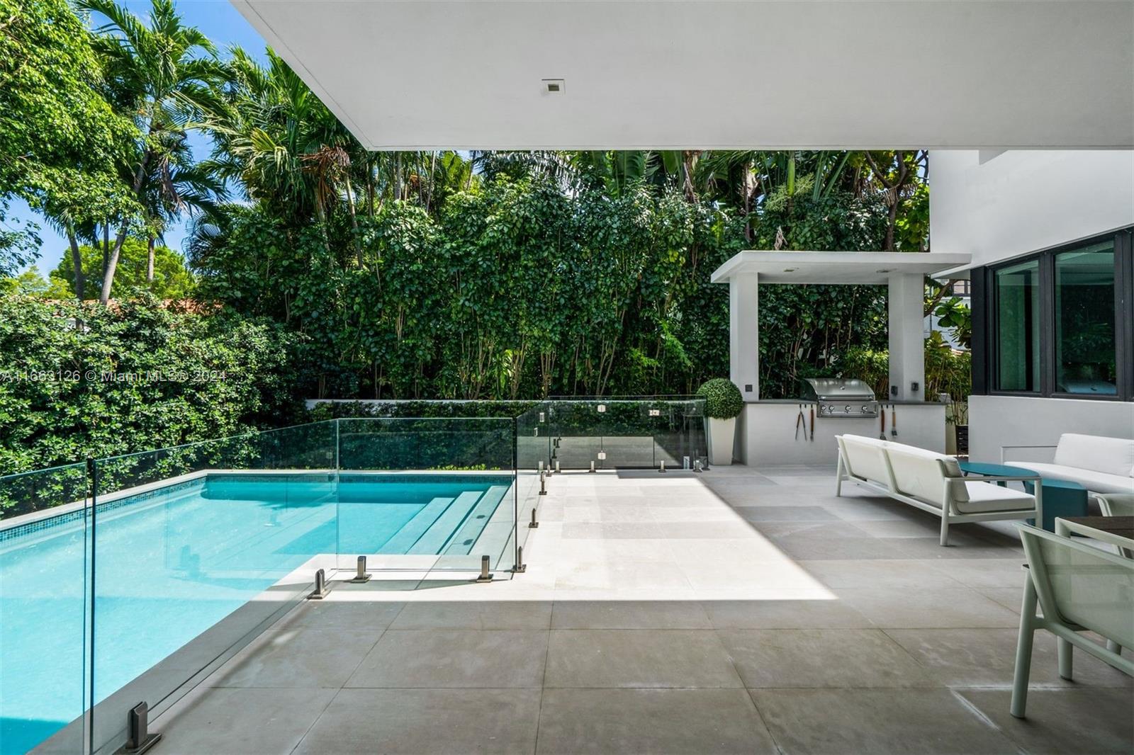 5327 N Bay Rd, Miami Beach, Florida, 33140, United States, 5 Bedrooms Bedrooms, ,7 BathroomsBathrooms,Residential,For Sale,5327 N Bay Rd,1616674