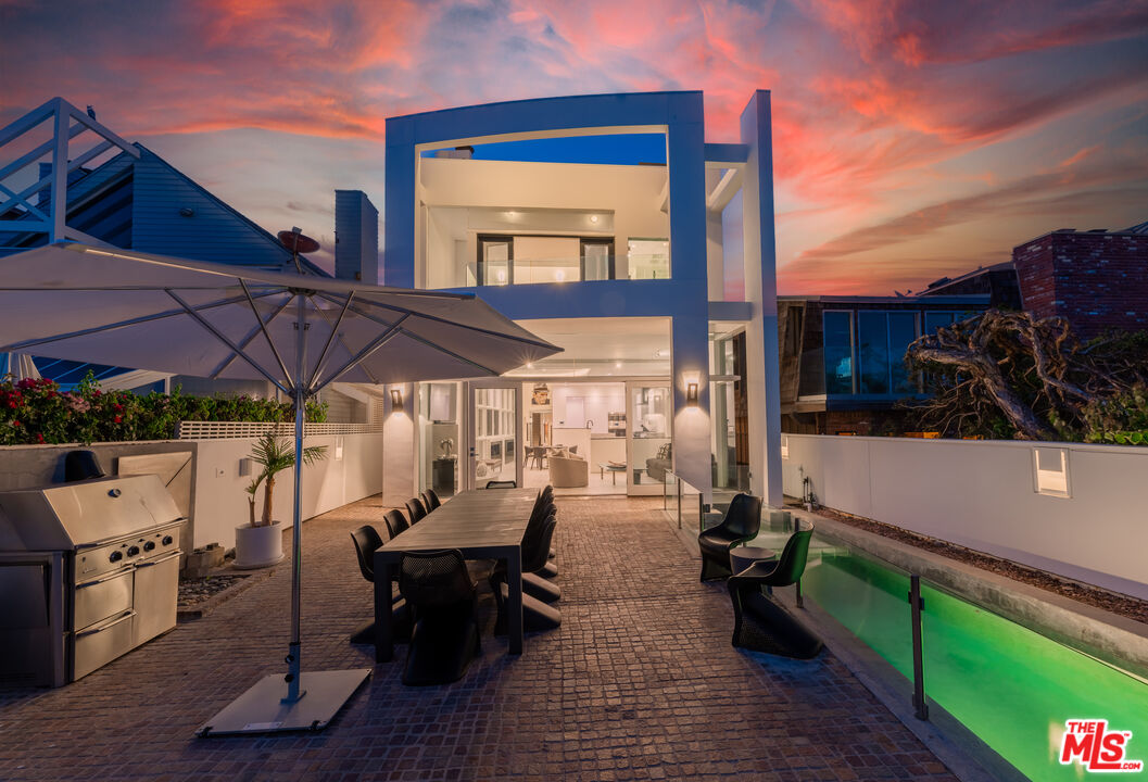 Malibu, California, 90265, United States, 4 Bedrooms Bedrooms, ,6 BathroomsBathrooms,Residential,For Sale,1912115