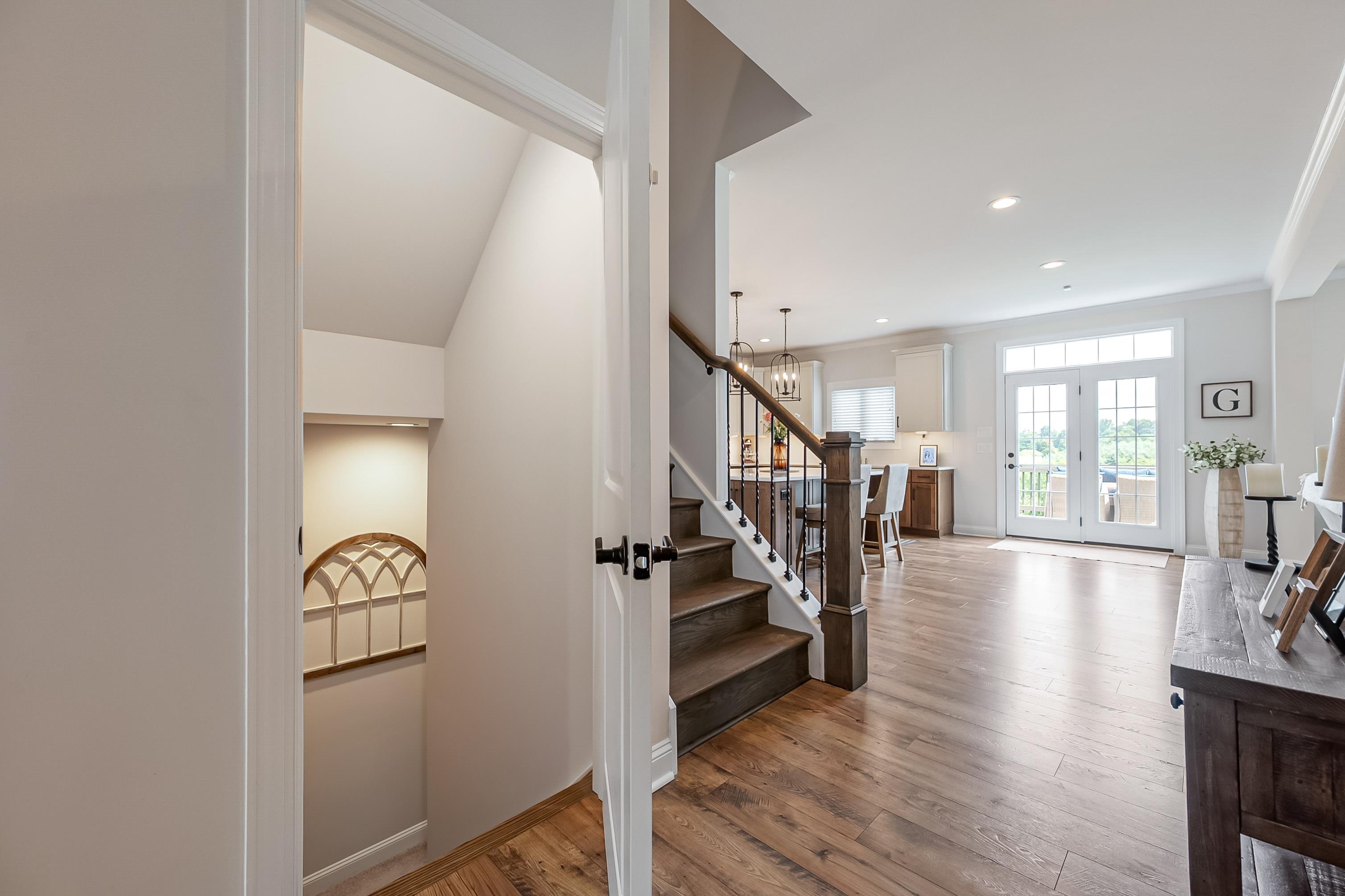 Christiansburg, Virginia, 24073, United States, 4 Bedrooms Bedrooms, ,5 BathroomsBathrooms,Residential,For Sale,1903895