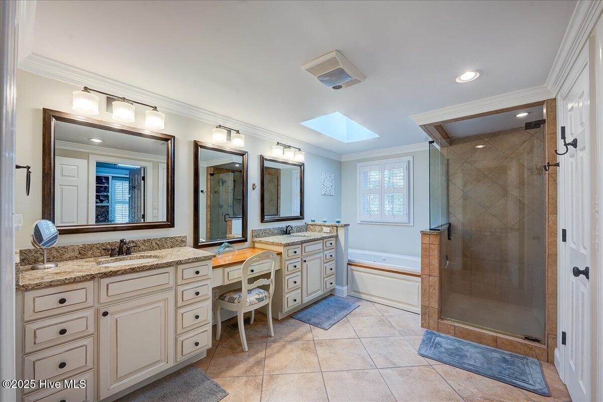 Trent Woods, North Carolina, 28562, United States, 4 Bedrooms Bedrooms, ,3 BathroomsBathrooms,Residential,For Sale,1997785